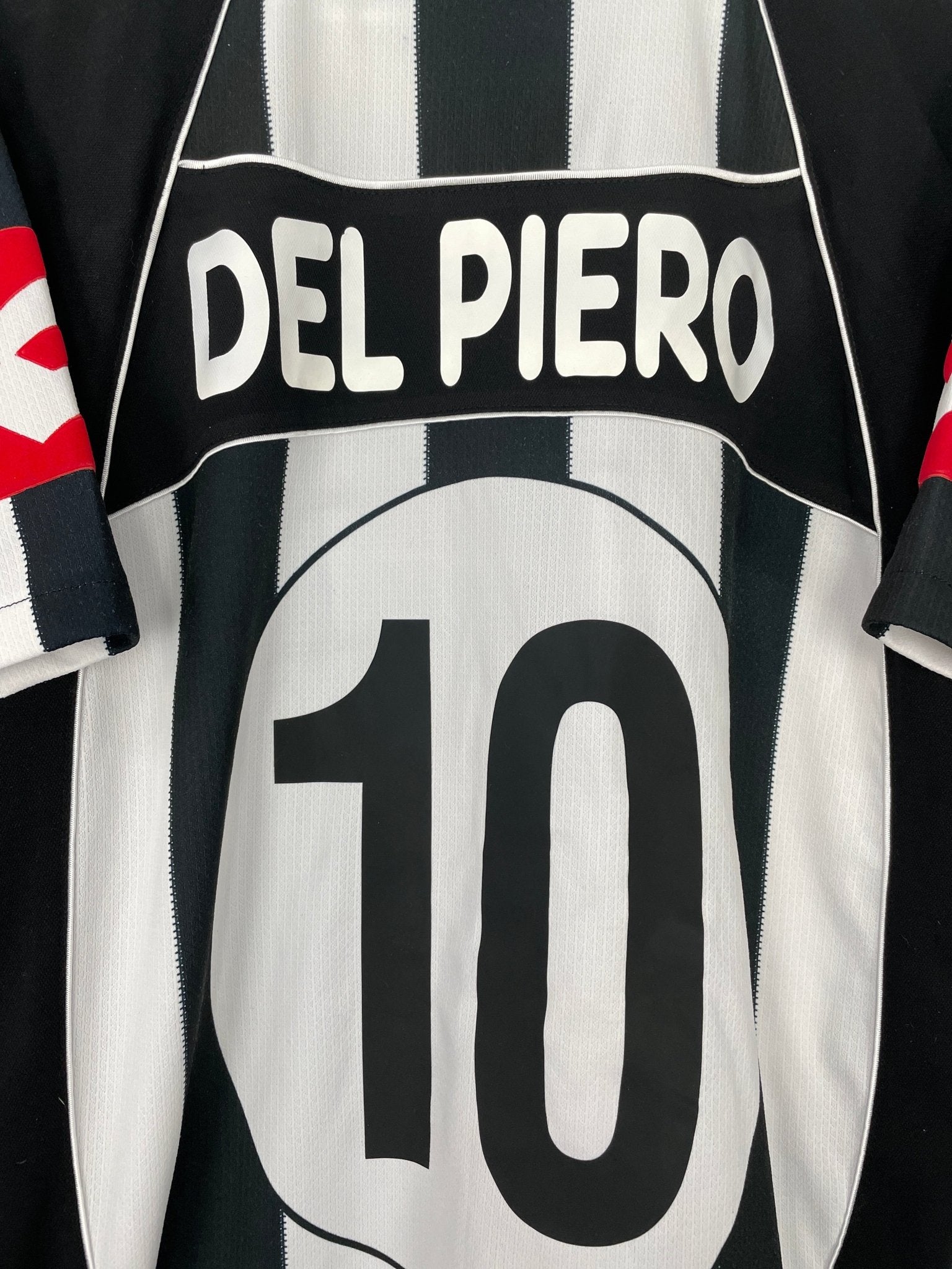 Shop 2002/03 JUVENTUS DEL PIERO #10 HOME SHIRT (L) LOTTO, classic football shirts, vintage football shirts & retro soccer jerseys at Cult Kits