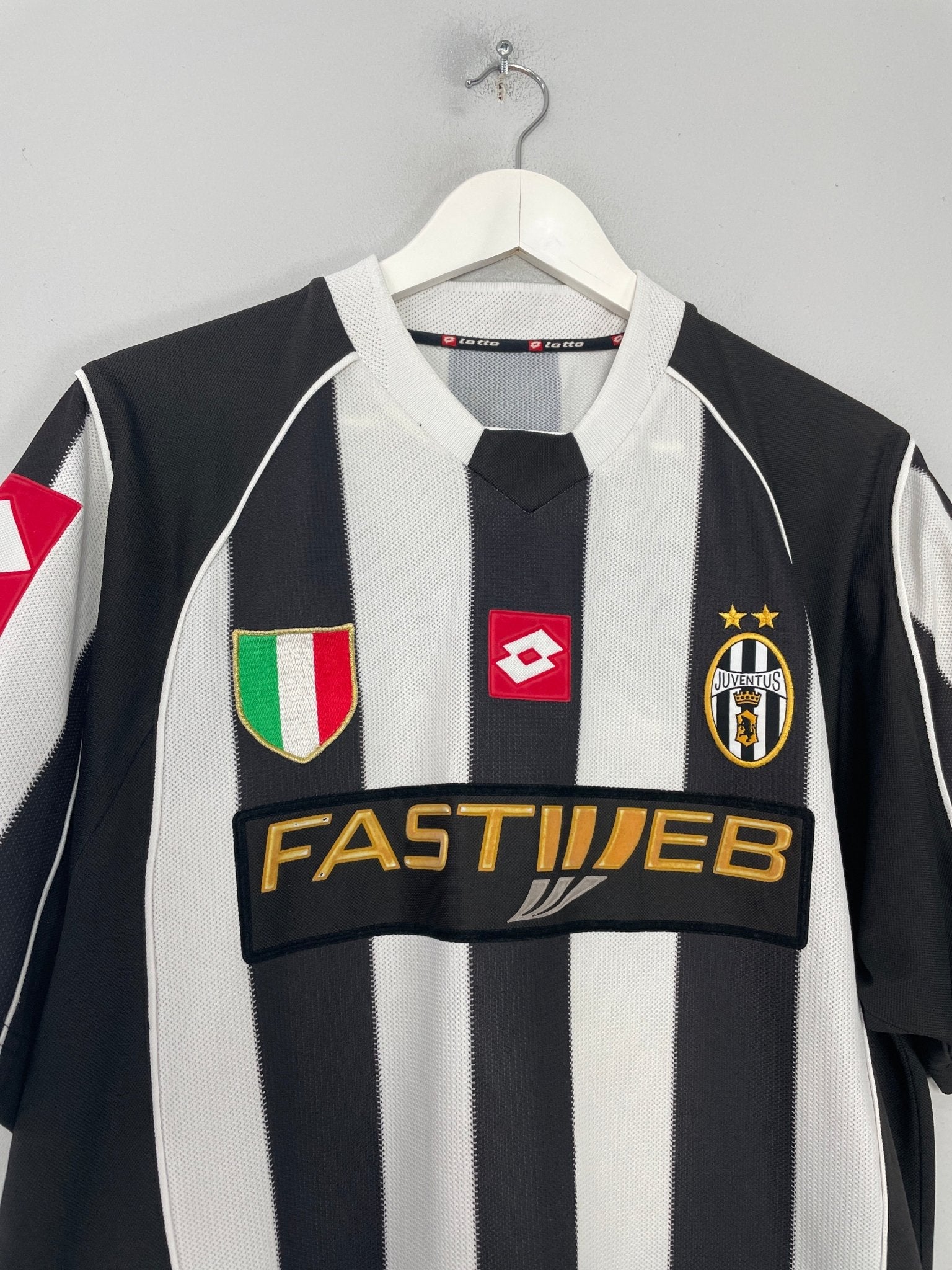 Shop 2002/03 JUVENTUS DEL PIERO #10 HOME SHIRT (L) LOTTO, classic football shirts, vintage football shirts & retro soccer jerseys at Cult Kits