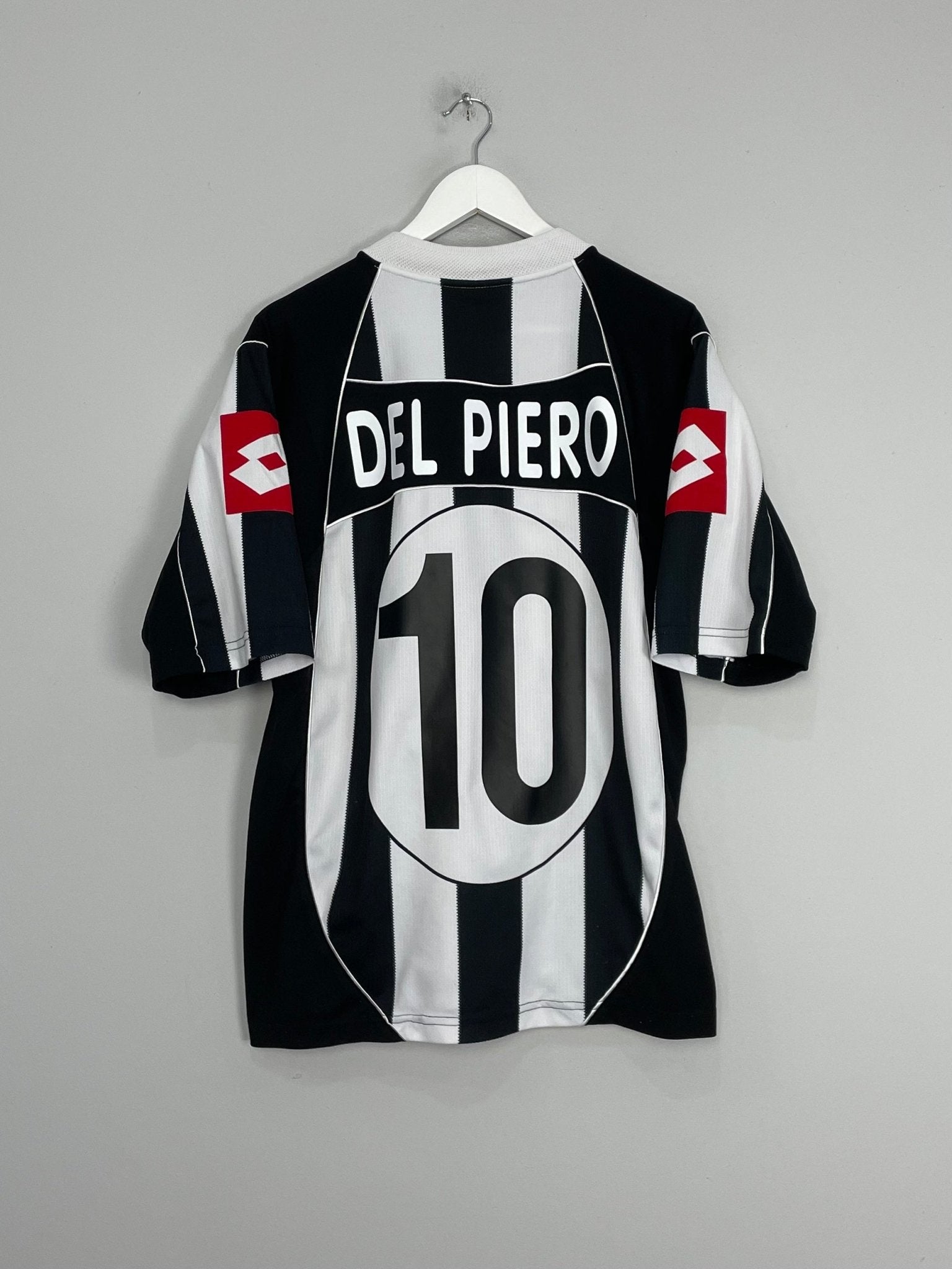 Shop 2002/03 JUVENTUS DEL PIERO #10 HOME SHIRT (M) LOTTO, classic football shirts, vintage football shirts & retro soccer jerseys at Cult Kits