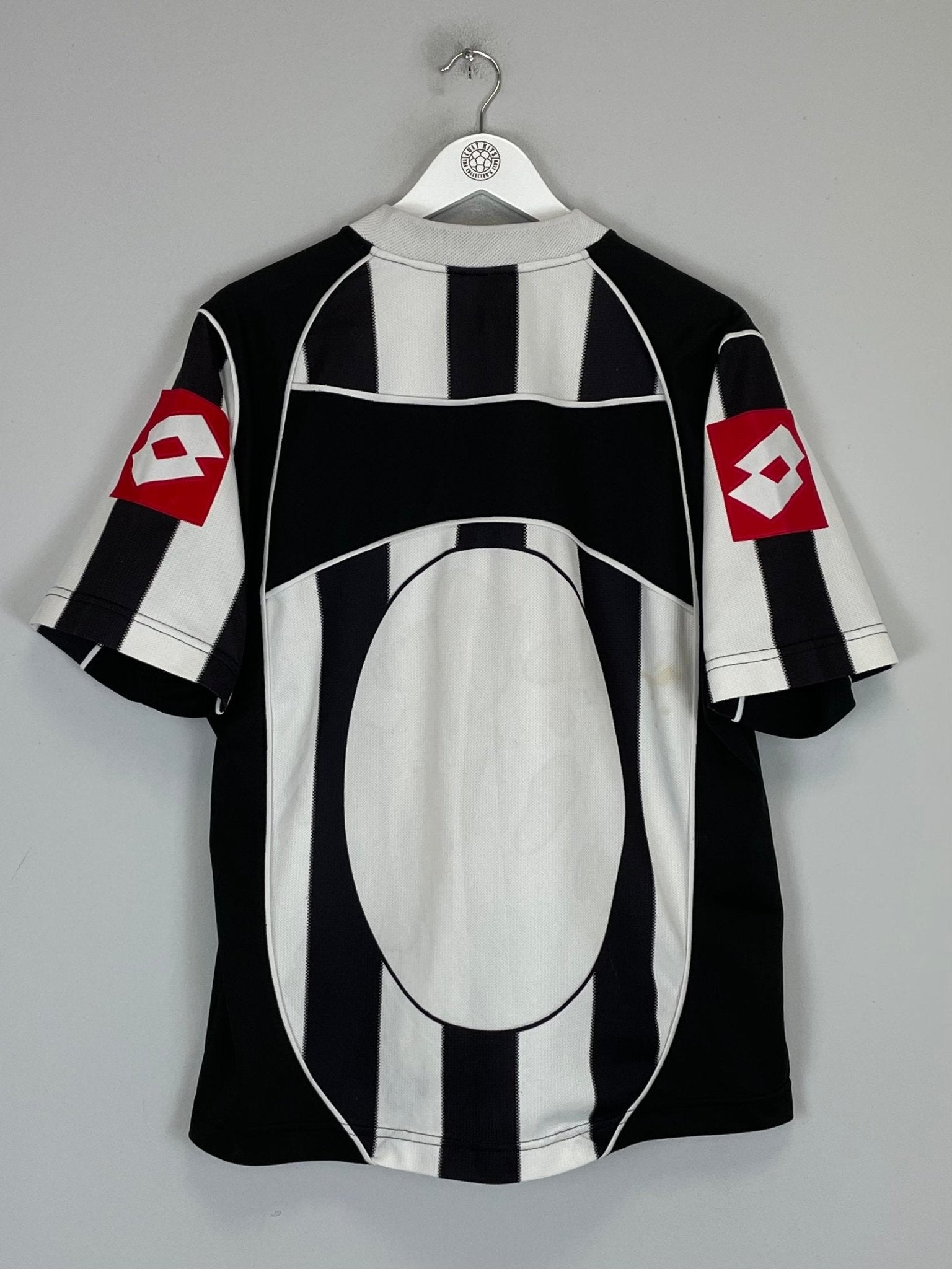 Shop 2002/03 JUVENTUS HOME SHIRT (M) LOTTO, classic football shirts, vintage football shirts & retro soccer jerseys at Cult Kits