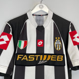 Shop 2002/03 JUVENTUS HOME SHIRT (M) LOTTO, classic football shirts, vintage football shirts & retro soccer jerseys at Cult Kits