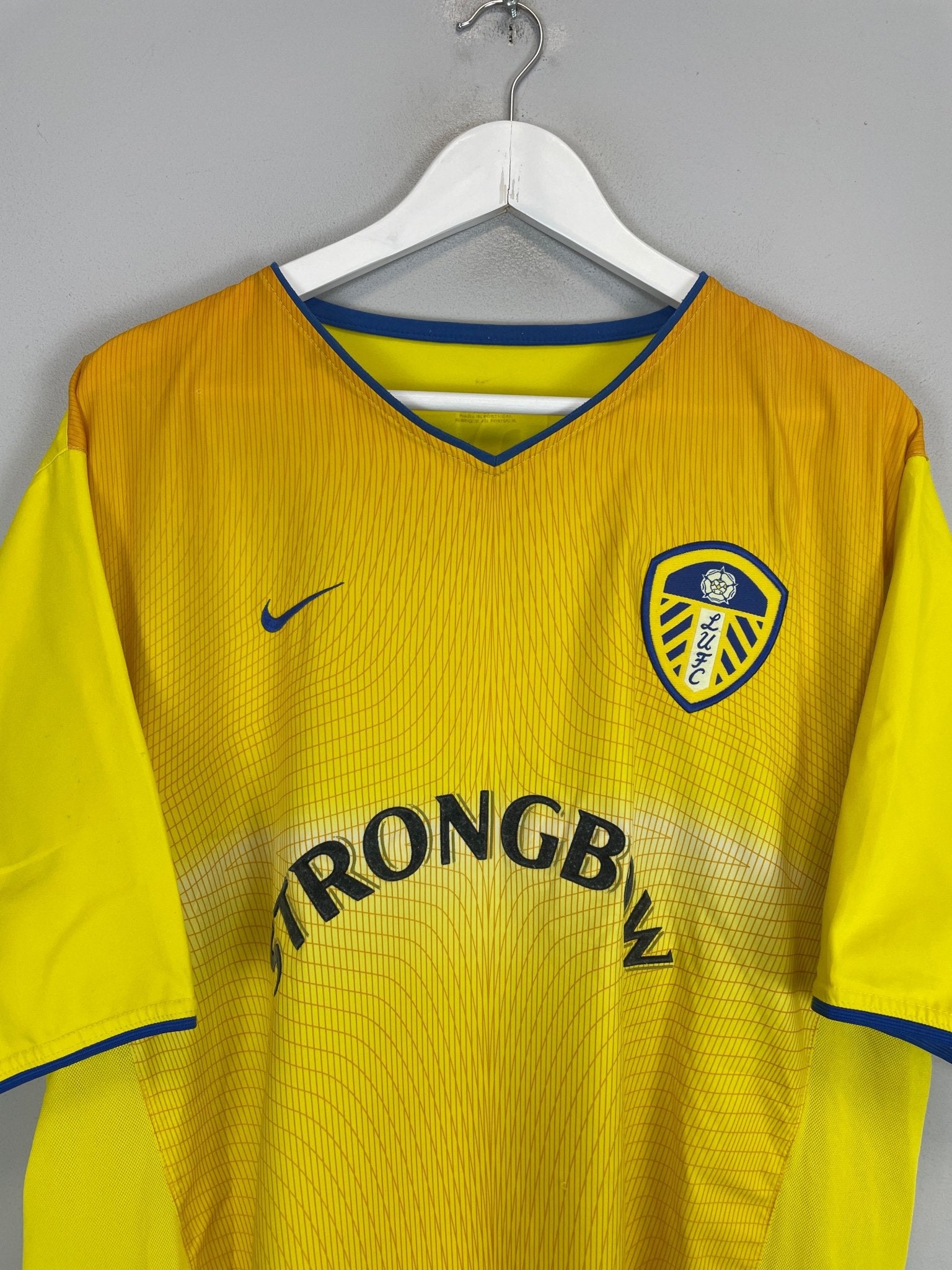 Shop 2002/03 LEEDS UNITED RADEBE #5 AWAY SHIRT (XL) NIKE, classic football shirts, vintage football shirts & retro soccer jerseys at Cult Kits