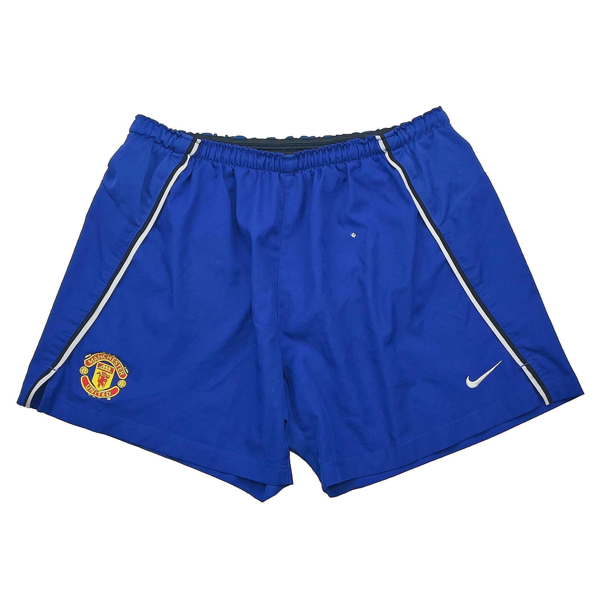 Buy 2002/03 Manchester United Away Shorts (L) Nike ~ Free worldwide shipping available ~ Authentic Vintage Football Shirts from Cult Kits