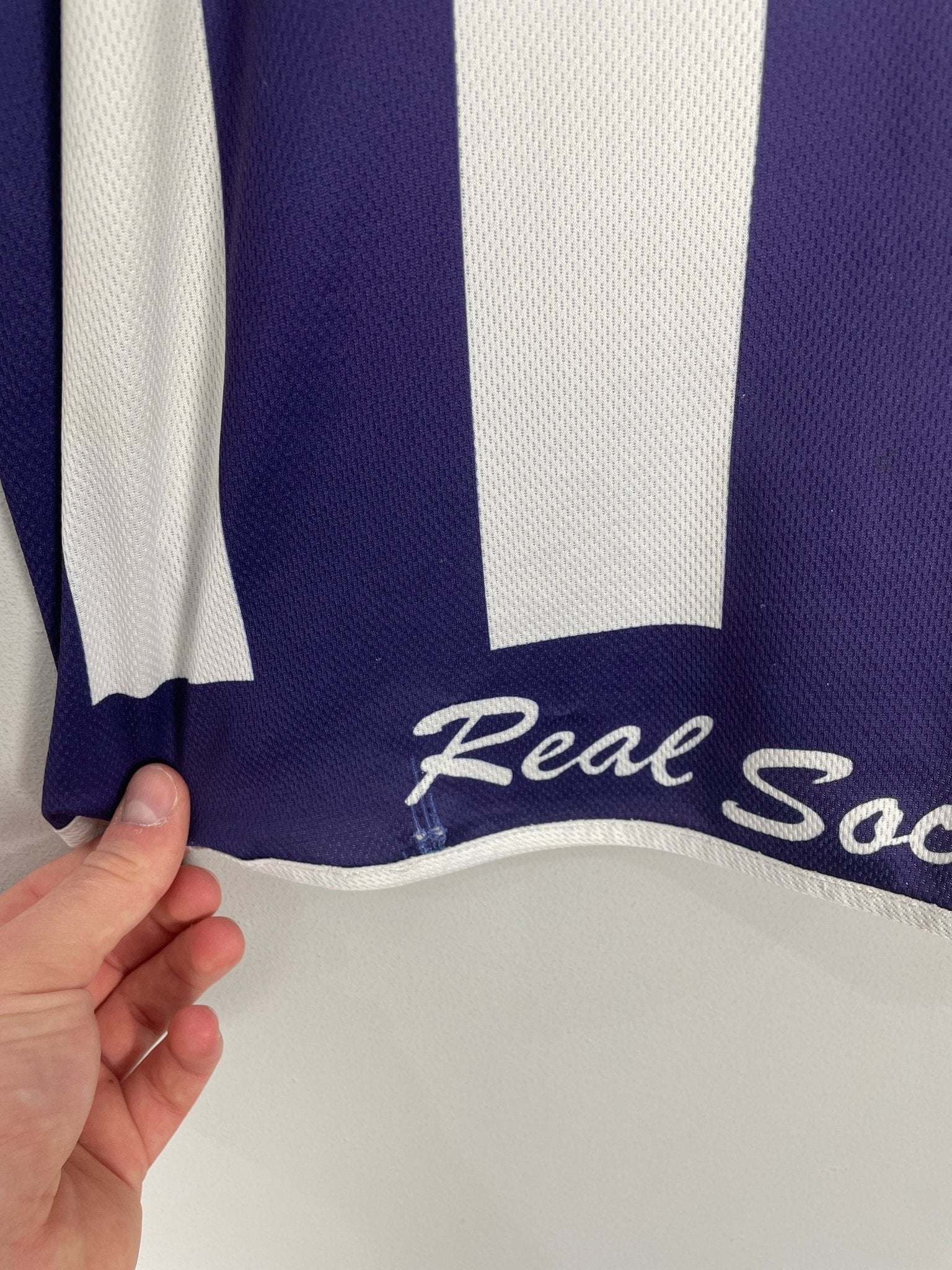 Shop 2002/03 REAL SOCIEDAD HOME SHIRT (L) ASTORE, classic football shirts, vintage football shirts & retro soccer jerseys at Cult Kits