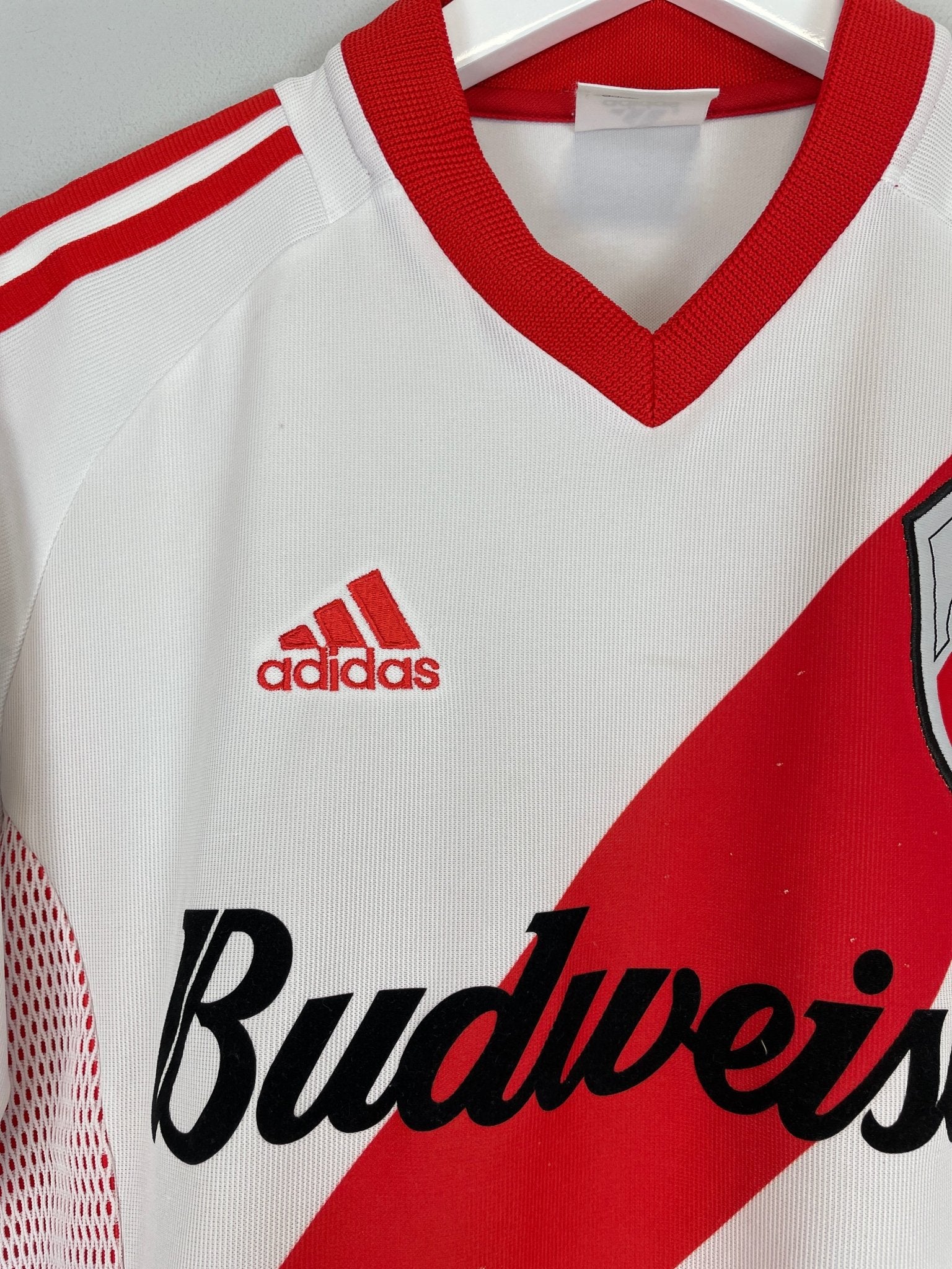 Shop 2002/03 RIVER PLATE HOME SHIRT (M) ADIDAS, classic football shirts, vintage football shirts & retro soccer jerseys at Cult Kits