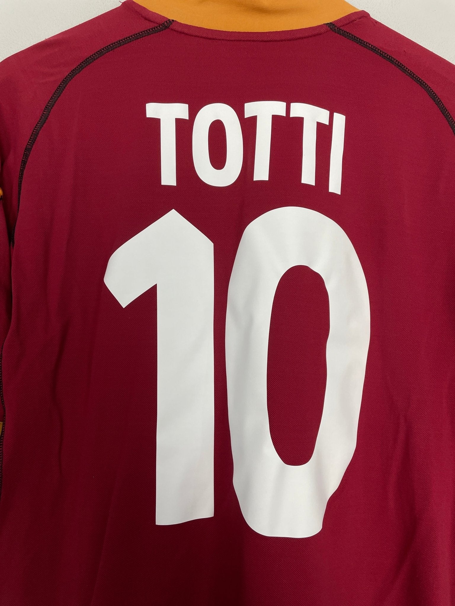 Shop 2002/03 ROMA TOTTI #10 HOME SHIRT (XL) KAPPA, classic football shirts, vintage football shirts & retro soccer jerseys at Cult Kits