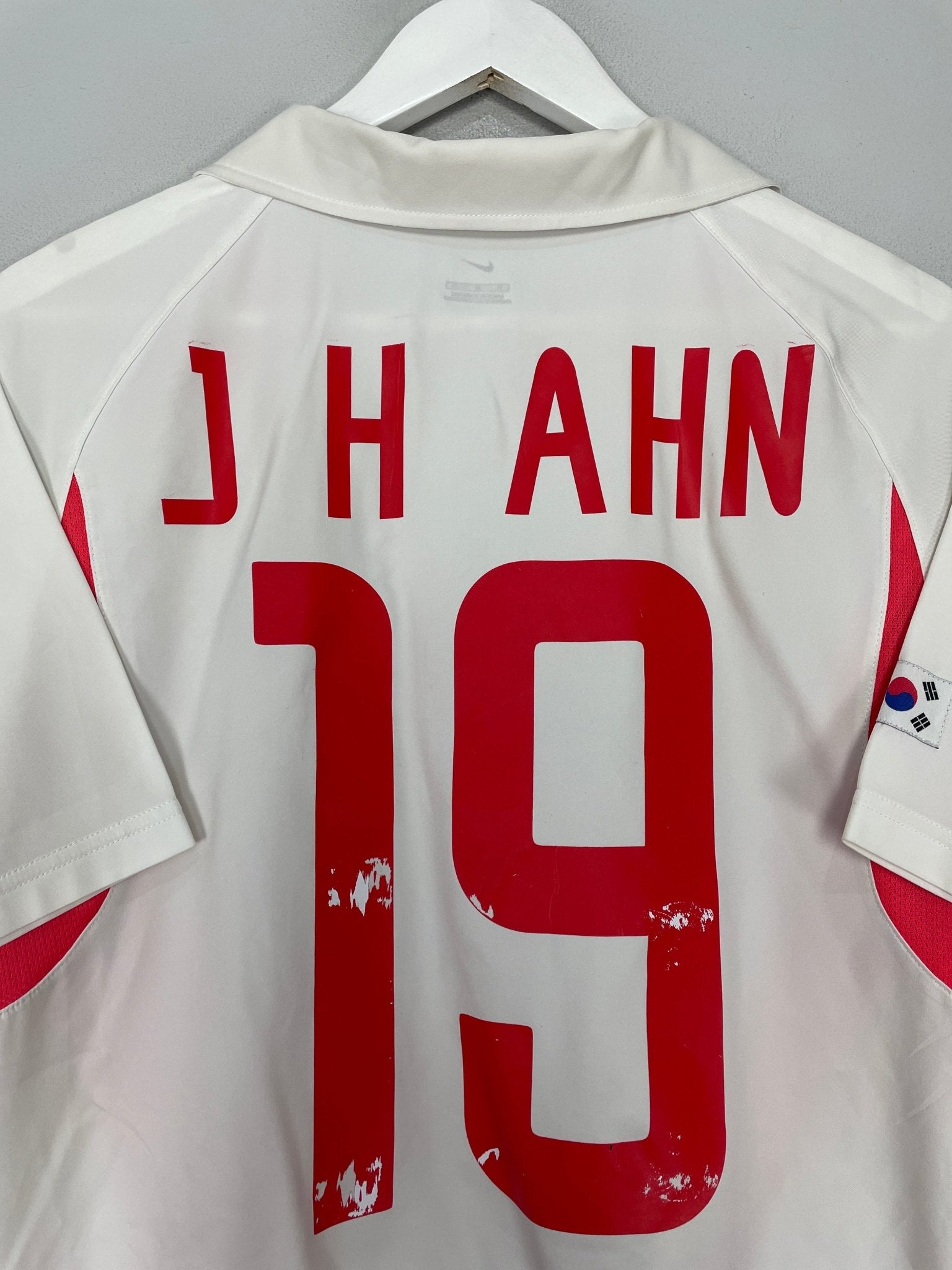 Shop 2002/03 SOUTH KOREA JH AHN #19 AWAY SHIRT (M) NIKE, classic football shirts, vintage football shirts & retro soccer jerseys at Cult Kits
