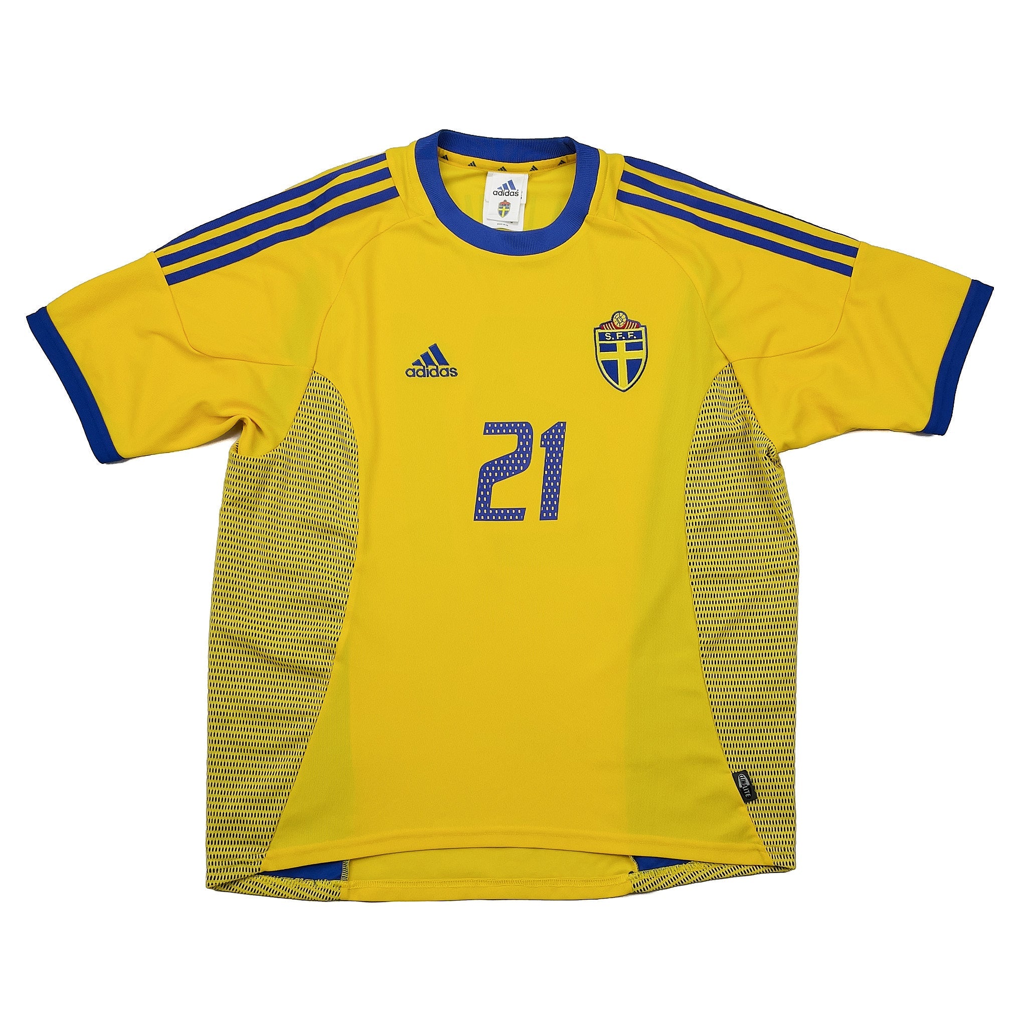 Buy 2002/03 SWEDEN IBRAHIMOVIC 21 HOME SHIRT (L) ADIDAS ~ Free worldwide shipping available ~ Authentic Vintage Football Shirts from Cult Kits