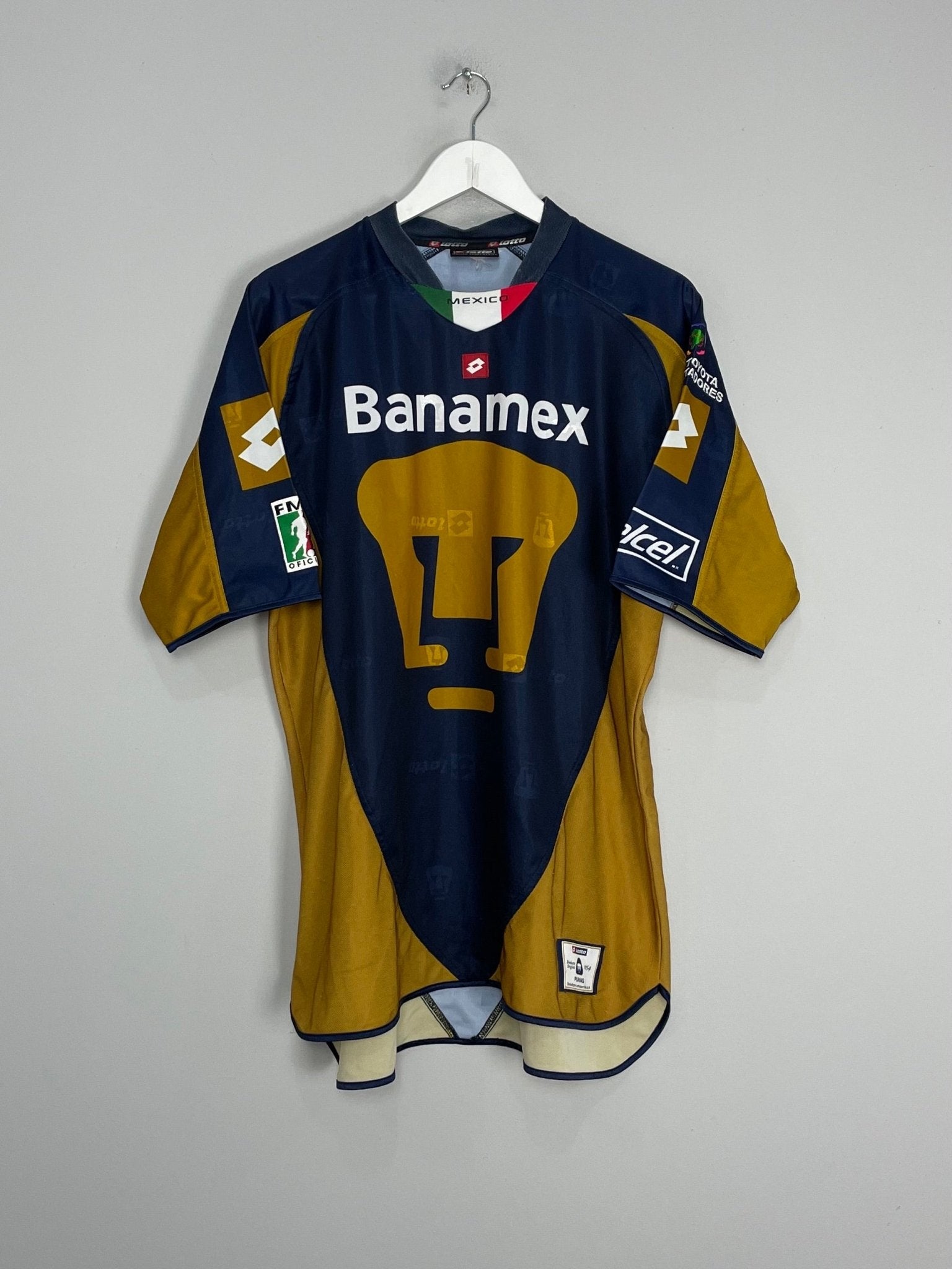 Shop 2002/03 UNAM PUMAS AWAY SHIRT (L) LOTTO, classic football shirts, vintage football shirts & retro soccer jerseys at Cult Kits