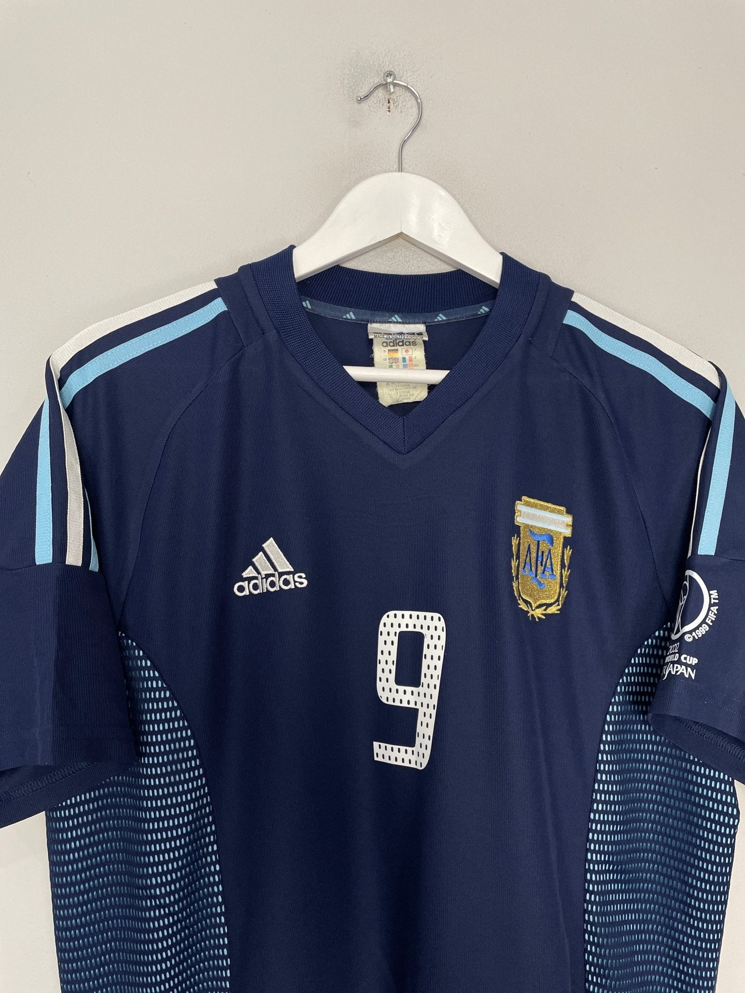 Shop 2002/04 ARGENTINA BATISTUTA #9 AWAY SHIRT (M) ADIDAS, classic football shirts, vintage football shirts & retro soccer jerseys at Cult Kits
