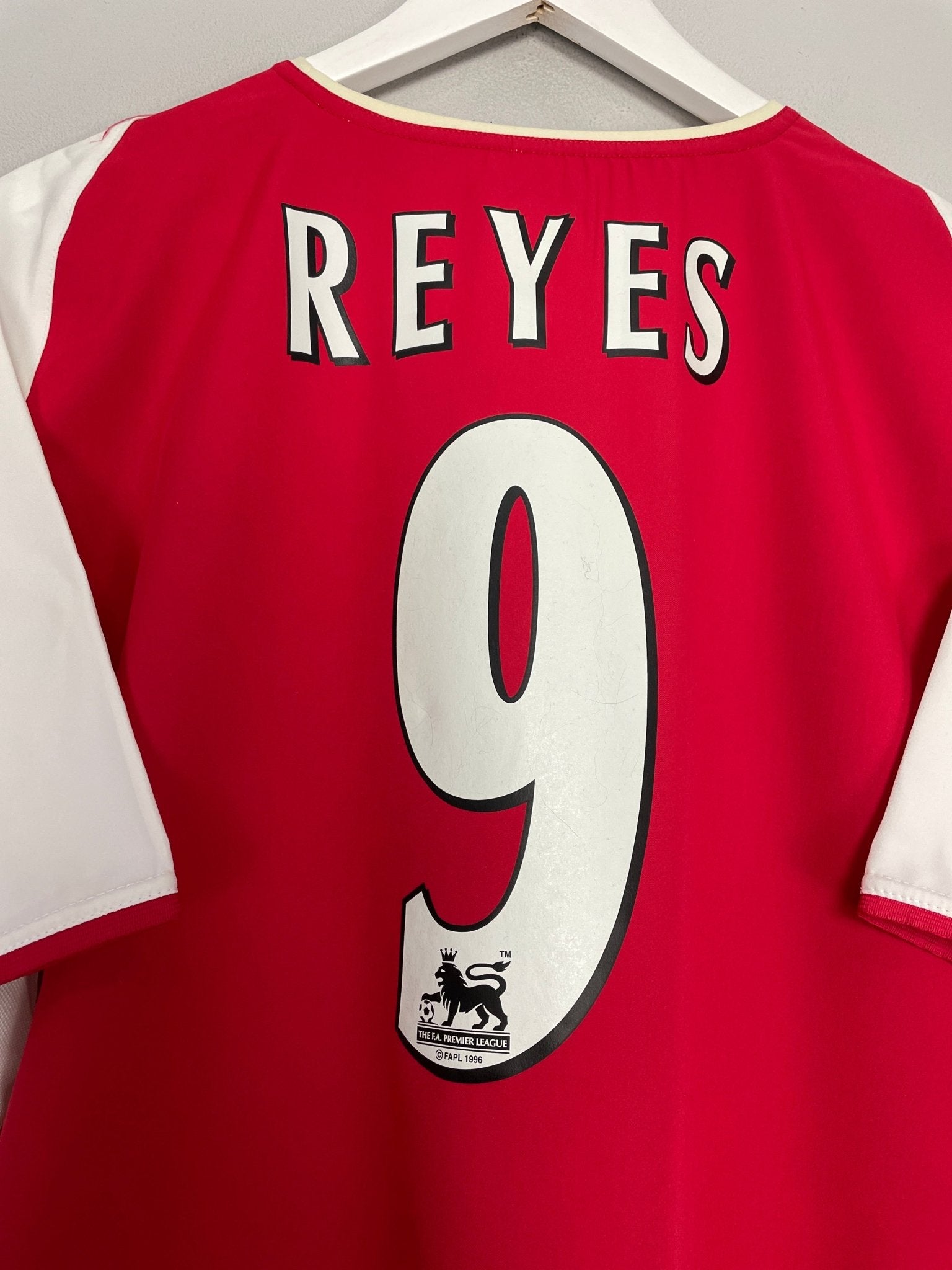 Shop 2002/04 ARSENAL REYES #9 HOME SHIRT (M) NIKE, classic football shirts, vintage football shirts & retro soccer jerseys at Cult Kits