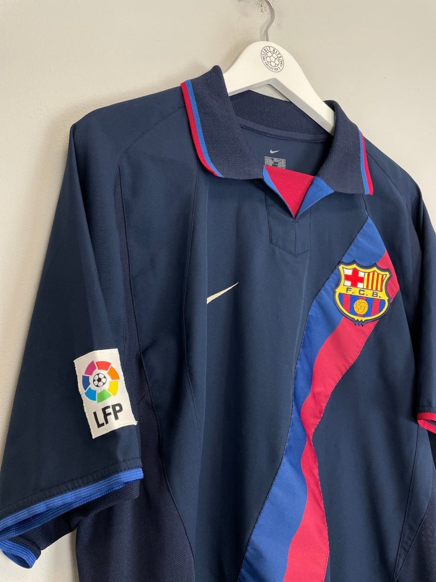 2002/04 BARCELONA RONALDINHO 10 AWAY SHIRT (L) NIKE - Cult Kits - Large - Buy Vintage Football Shirts, Authentic Retro Football Shirts For Sale, Classic Football Shirts & Soccer Jersey