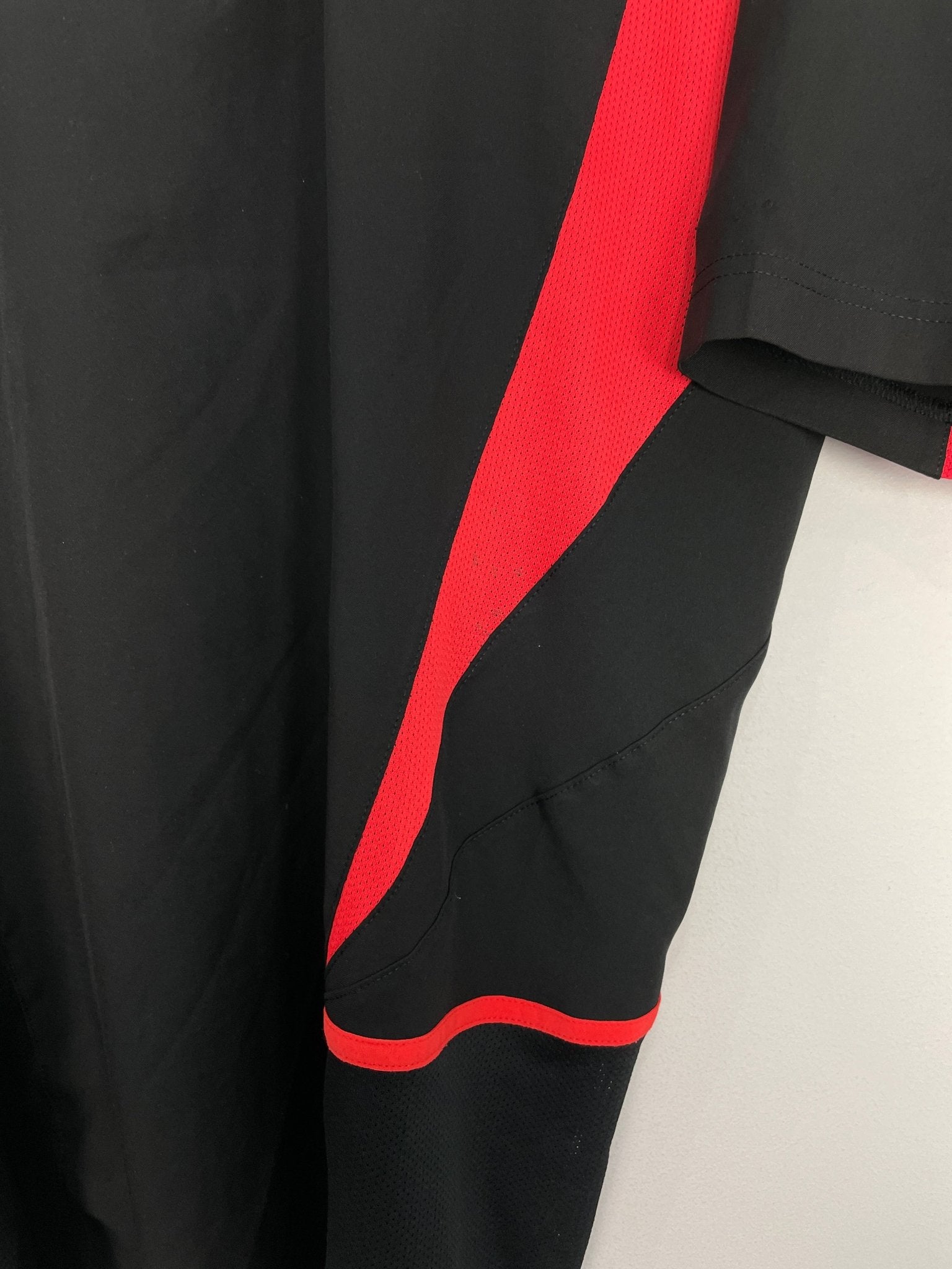 Shop 2002/04 BELGIUM AWAY SHIRT (L) NIKE, classic football shirts, vintage football shirts & retro soccer jerseys at Cult Kits
