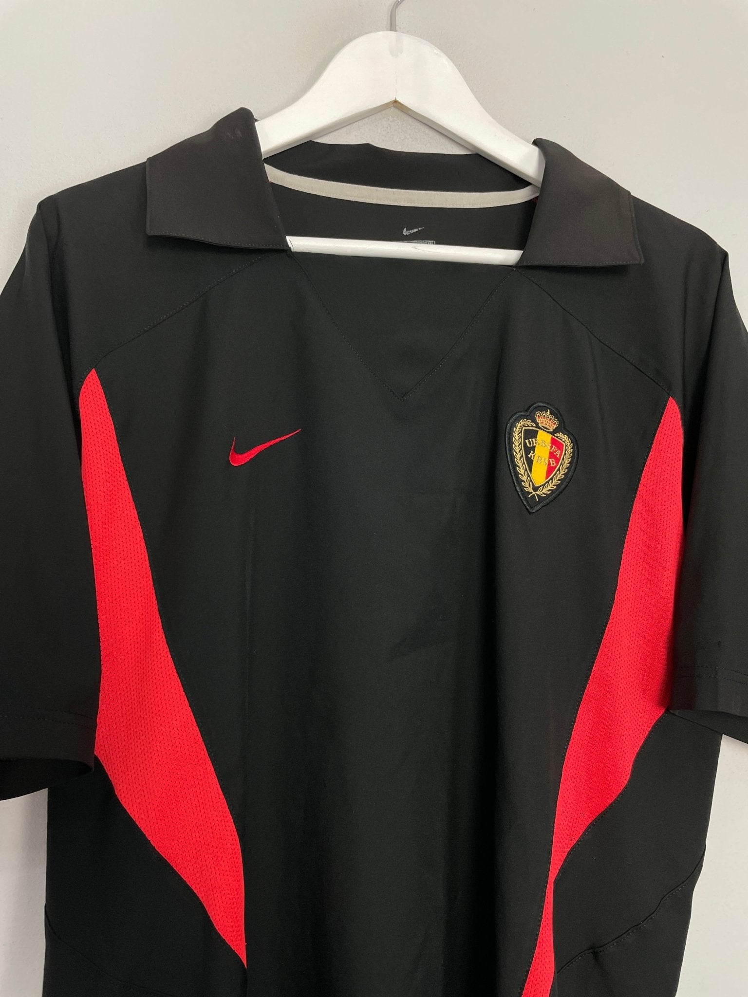 Shop 2002/04 BELGIUM AWAY SHIRT (L) NIKE, classic football shirts, vintage football shirts & retro soccer jerseys at Cult Kits