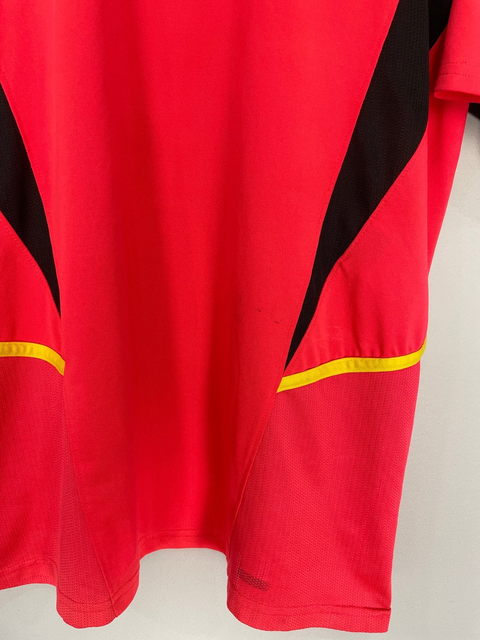 Shop 2002/04 BELGIUM HOME SHIRT (L) NIKE, classic football shirts, vintage football shirts & retro soccer jerseys at Cult Kits