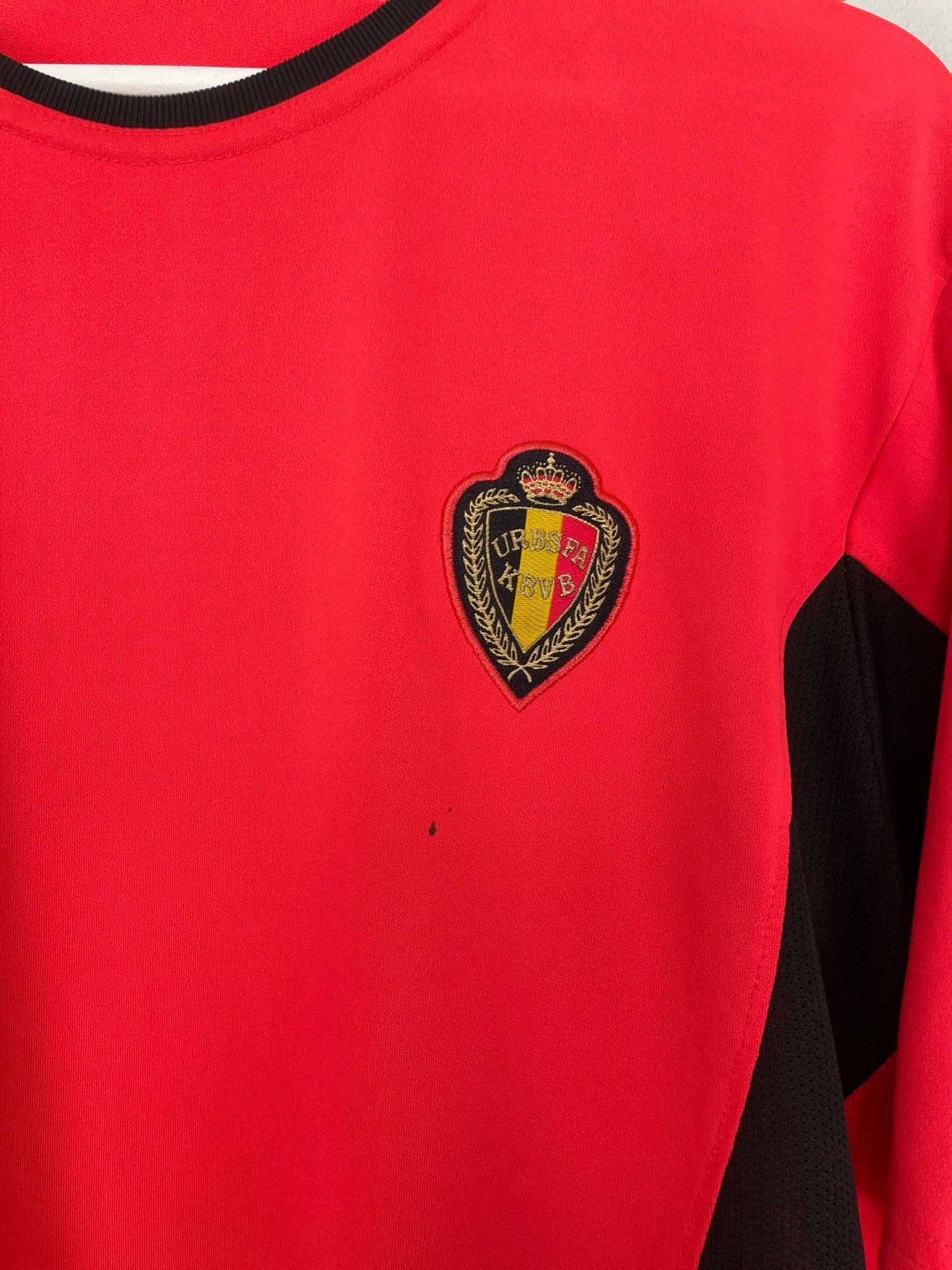 Shop 2002/04 BELGIUM HOME SHIRT (L) NIKE, classic football shirts, vintage football shirts & retro soccer jerseys at Cult Kits