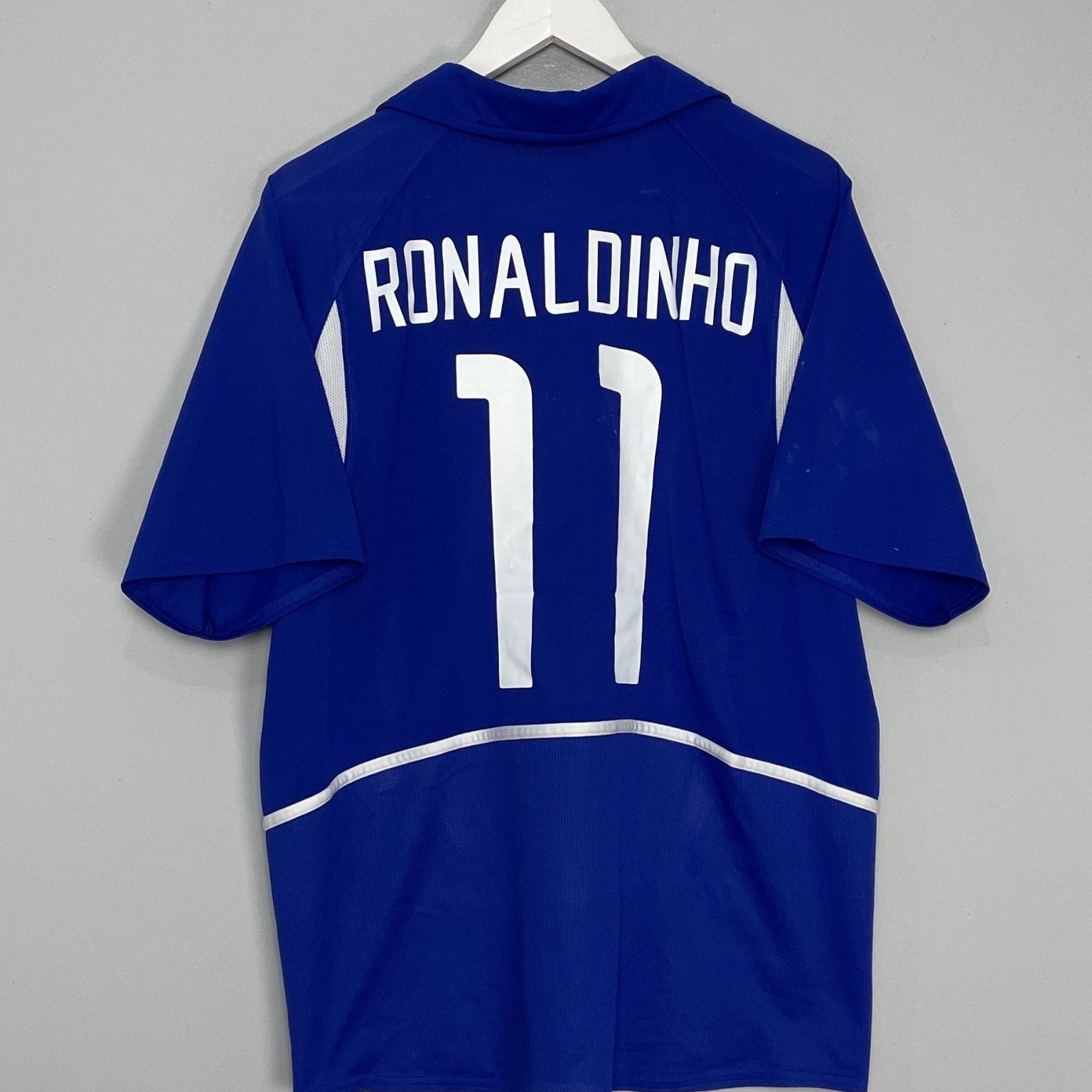Shop 2002/04 BRAZIL RONALDINHO #11 AWAY SHIRT (L) NIKE, classic football shirts, vintage football shirts & retro soccer jerseys at Cult Kits