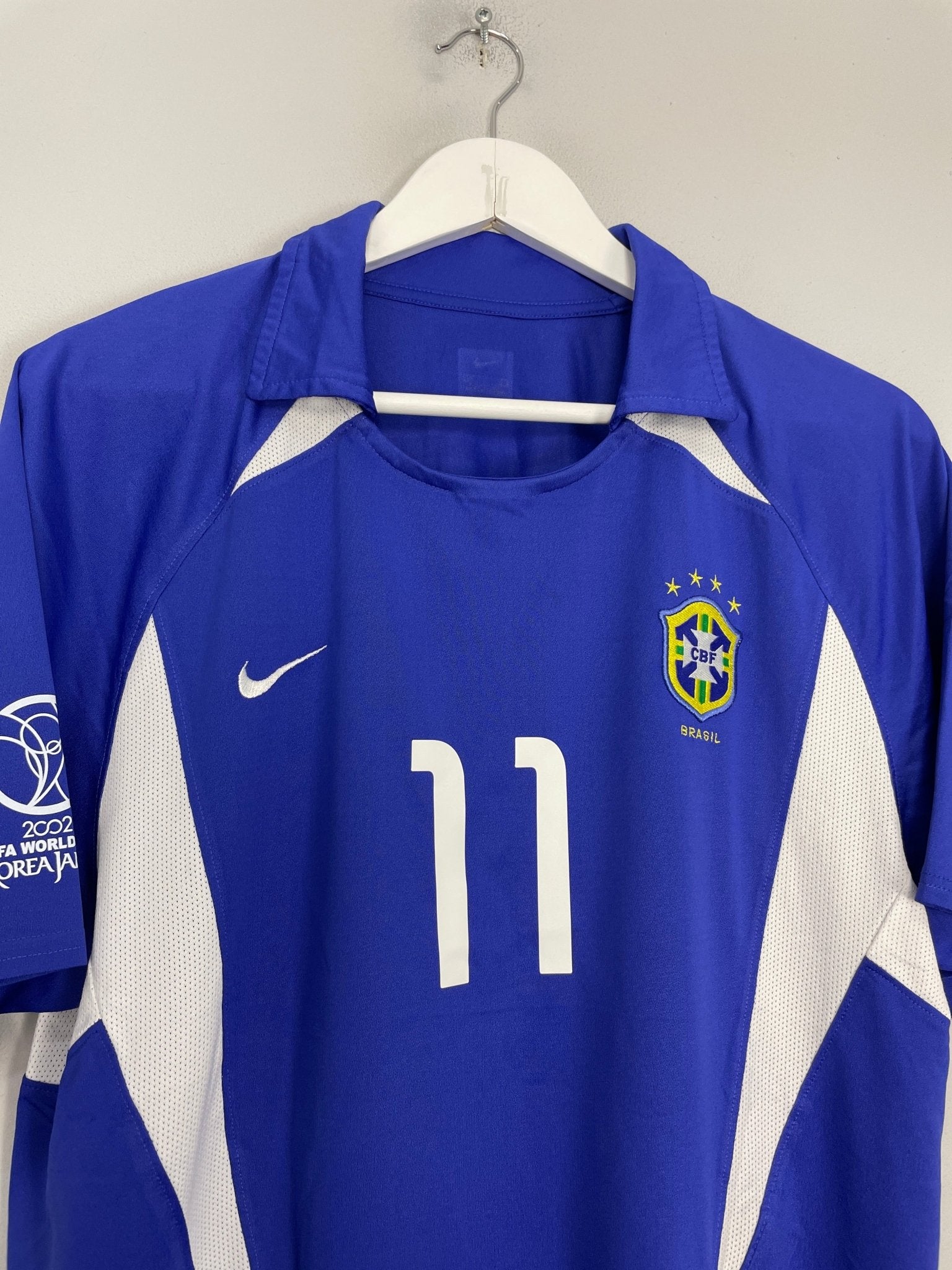 Shop 2002/04 BRAZIL RONALDINHO #11 AWAY SHIRT (M) NIKE, classic football shirts, vintage football shirts & retro soccer jerseys at Cult Kits