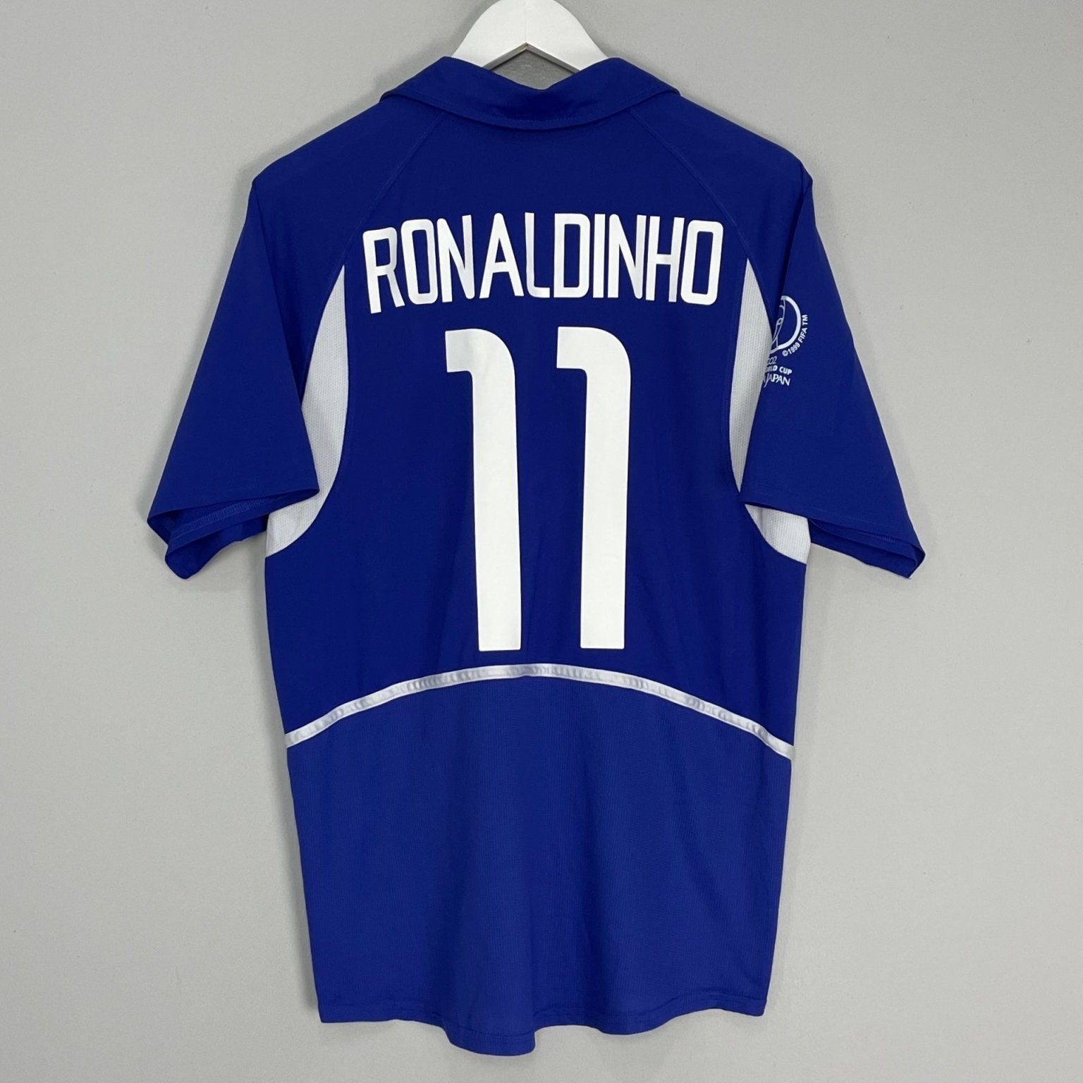 Shop 2002/04 BRAZIL RONALDINHO #11 AWAY SHIRT (M) NIKE, classic football shirts, vintage football shirts & retro soccer jerseys at Cult Kits