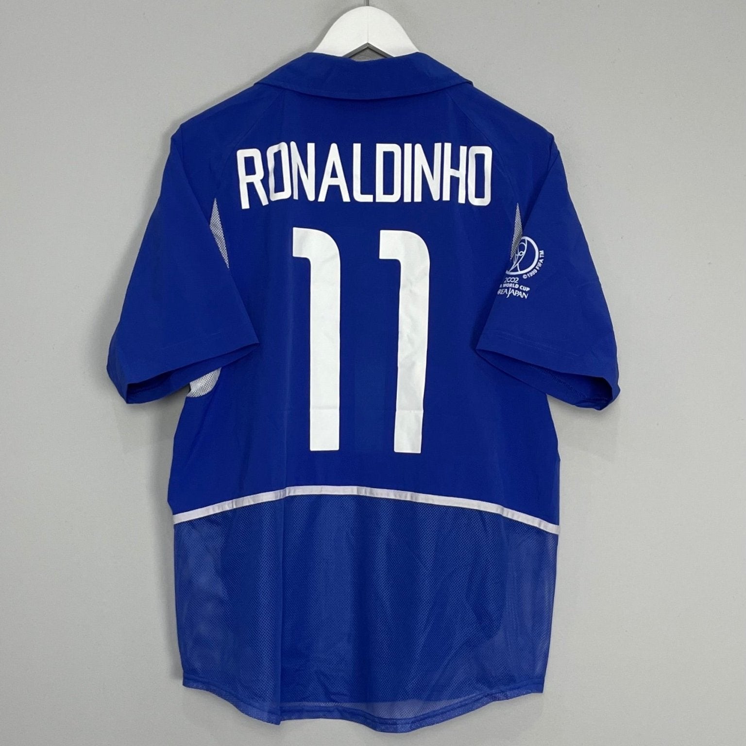 Shop 2002/04 BRAZIL RONALDINHO #11 AWAY SHIRT (M) NIKE, classic football shirts, vintage football shirts & retro soccer jerseys at Cult Kits