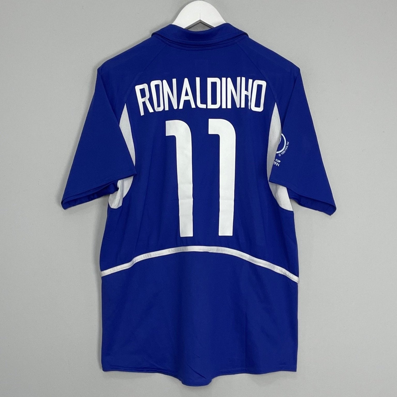 Shop 2002/04 BRAZIL RONALDINHO #11 AWAY SHIRT (M) NIKE, classic football shirts, vintage football shirts & retro soccer jerseys at Cult Kits