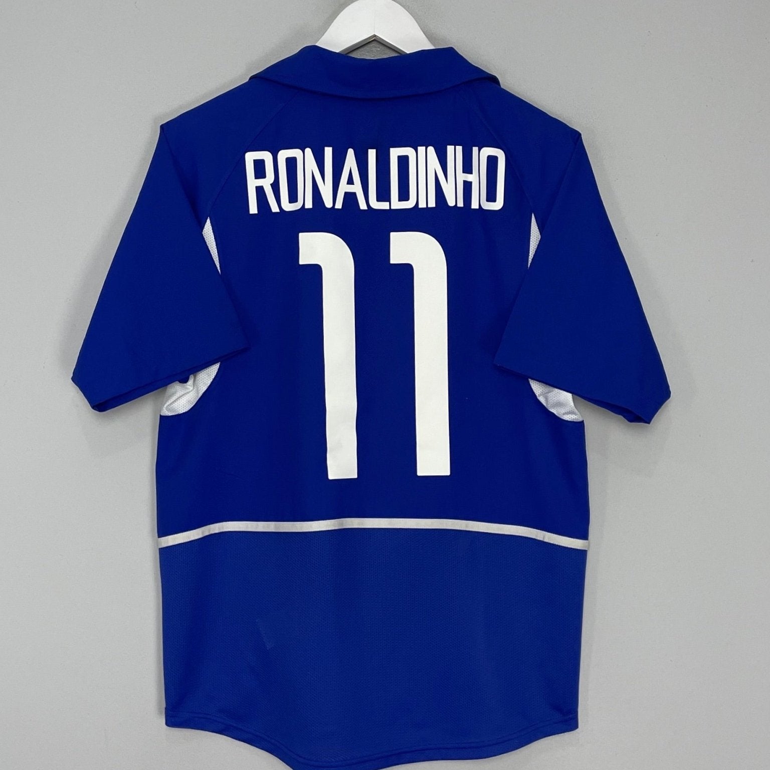 Shop 2002/04 BRAZIL RONALDINHO #11 AWAY SHIRT (S) NIKE, classic football shirts, vintage football shirts & retro soccer jerseys at Cult Kits