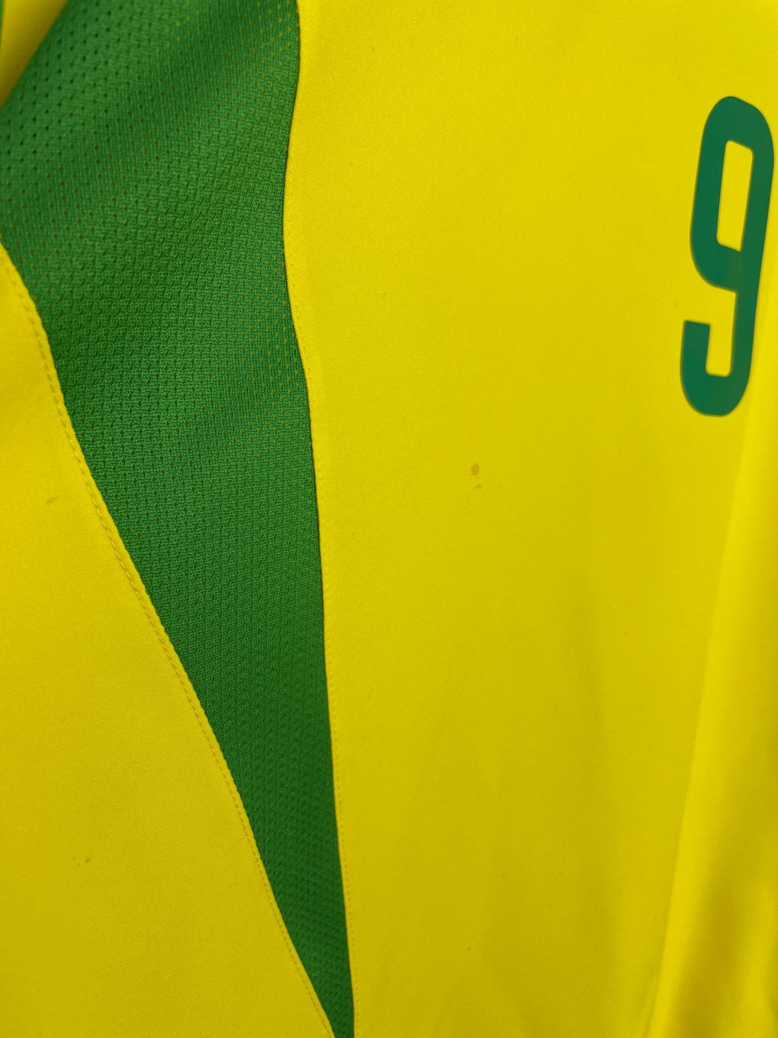 Shop 2002/04 BRAZIL RONALDO #9 HOME SHIRT (L) NIKE, classic football shirts, vintage football shirts & retro soccer jerseys at Cult Kits