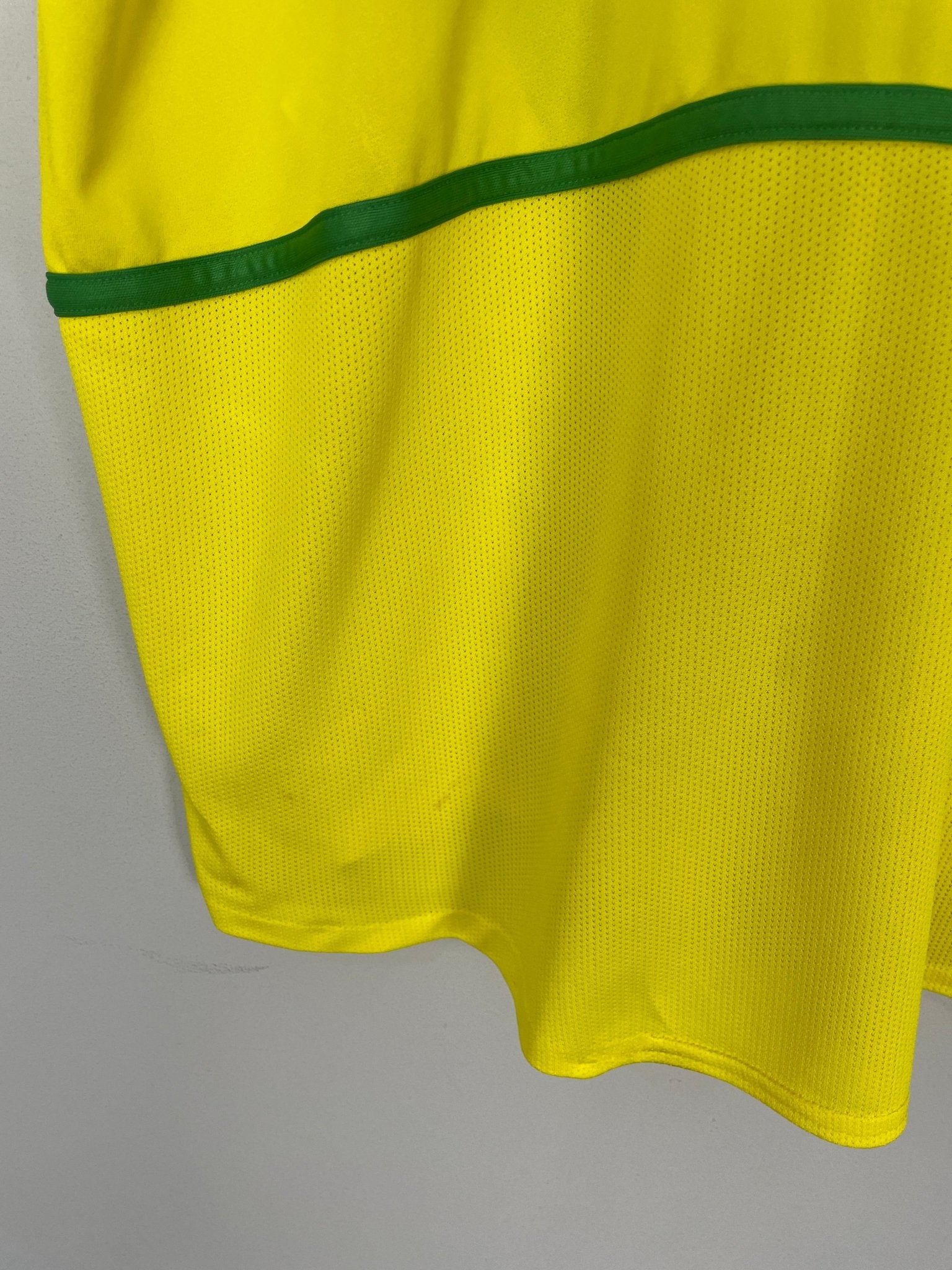 Shop 2002/04 BRAZIL RONALDO #9 HOME SHIRT (XL) NIKE, classic football shirts, vintage football shirts & retro soccer jerseys at Cult Kits