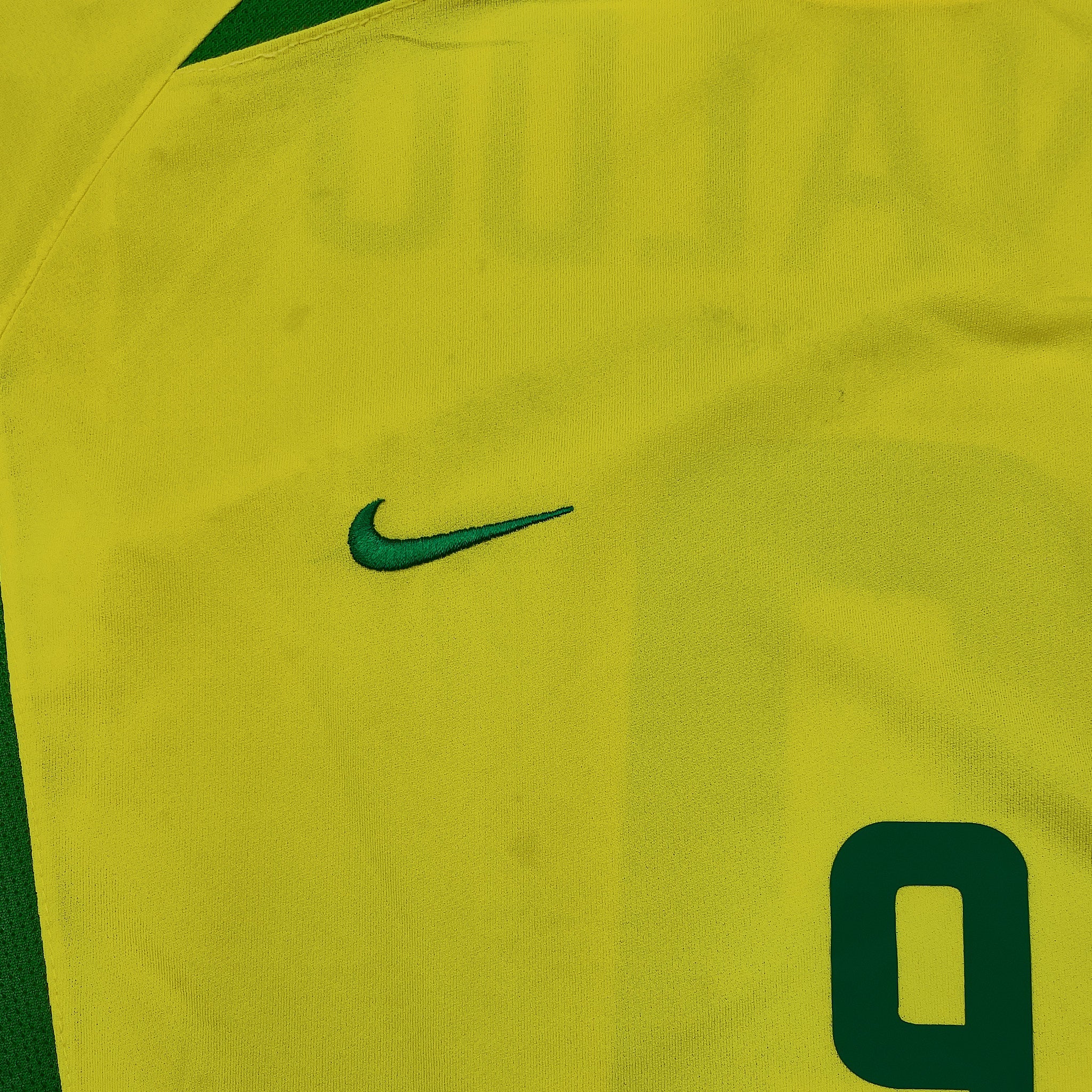 Buy 2002/04 Brazil Ronaldo 9 Home Shirt (XL) Nike ~ Free worldwide shipping available ~ Authentic Vintage Football Shirts from Cult Kits