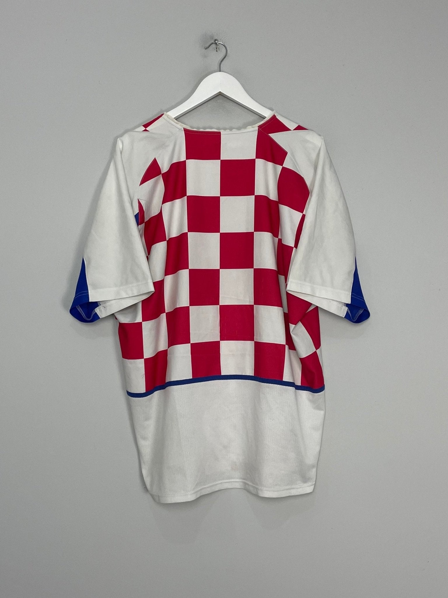 Shop 2002/04 CROATIA HOME SHIRT (XL) NIKE, classic football shirts, vintage football shirts & retro soccer jerseys at Cult Kits