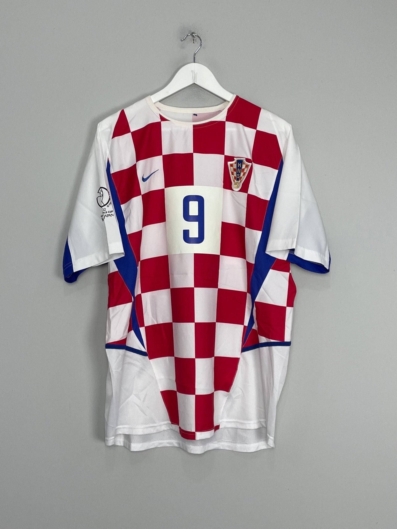 Shop 2002/04 CROATIA SUKER #9 HOME SHIRT (L) NIKE, classic football shirts, vintage football shirts & retro soccer jerseys at Cult Kits