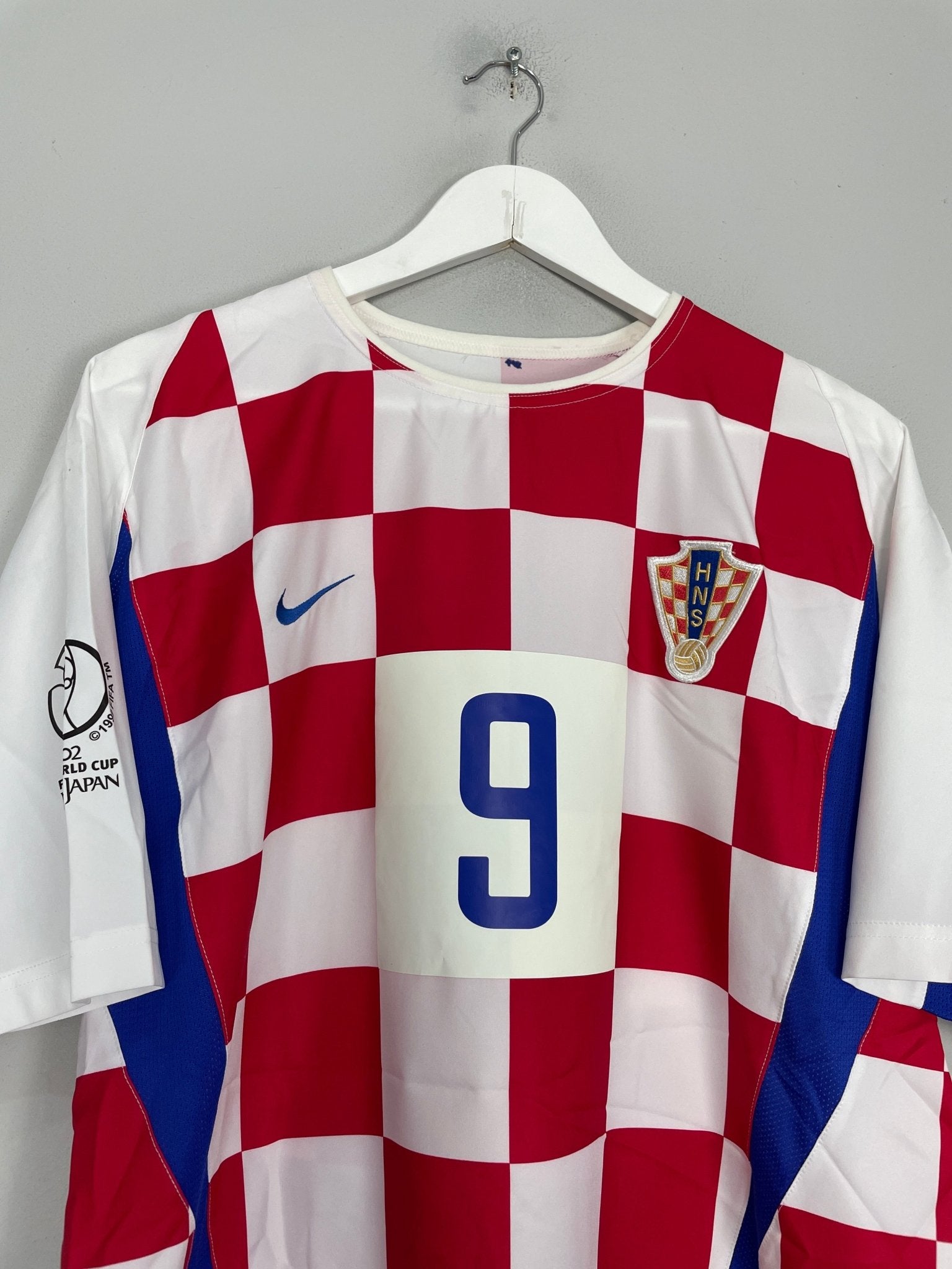 Shop 2002/04 CROATIA SUKER #9 HOME SHIRT (L) NIKE, classic football shirts, vintage football shirts & retro soccer jerseys at Cult Kits