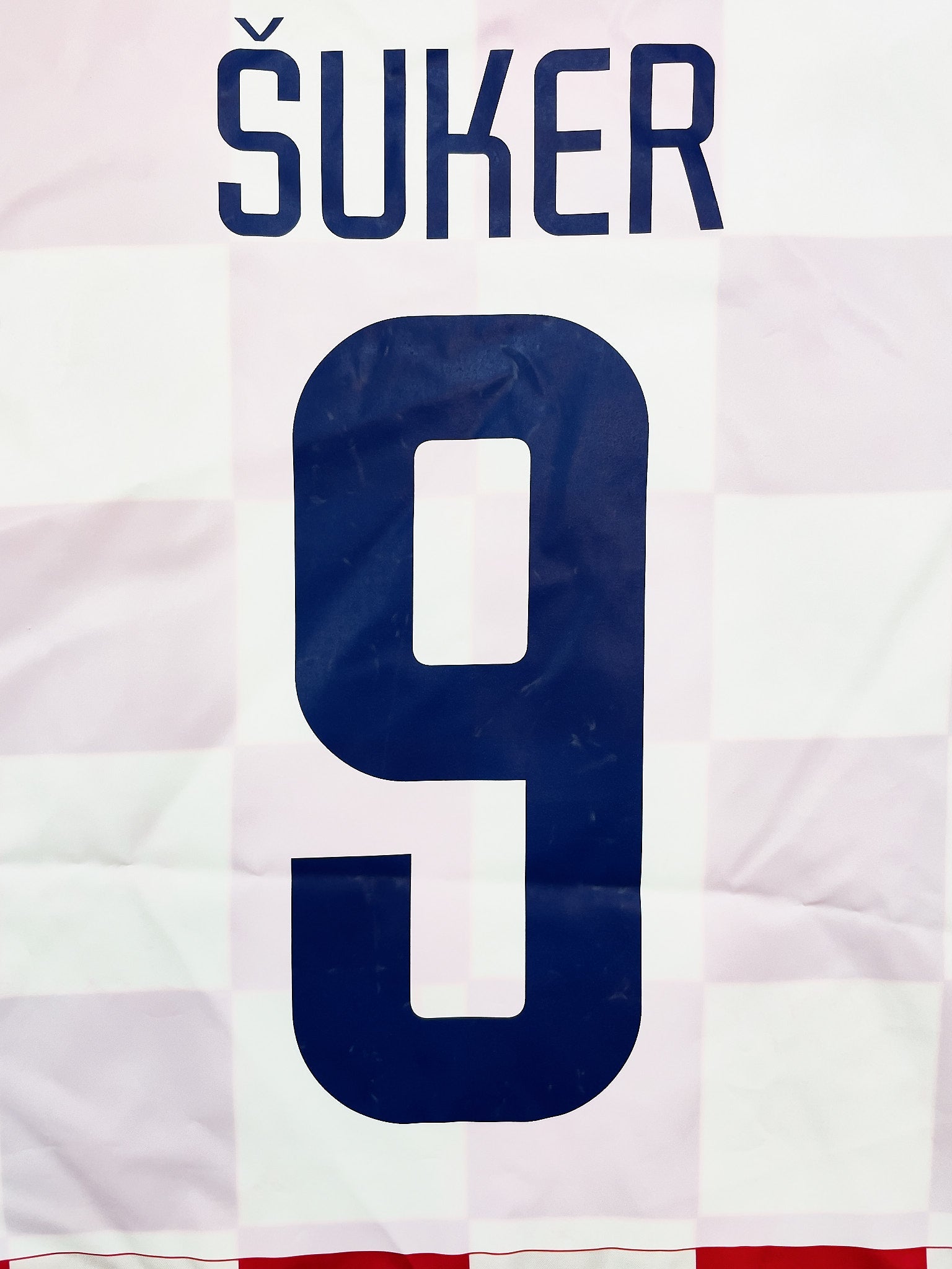 Buy 2002/04 Croatia Suker 9 Home Shirt (XL) Nike ~ Free worldwide shipping ~ Authentic Vintage Football Shirts from Cult Kits