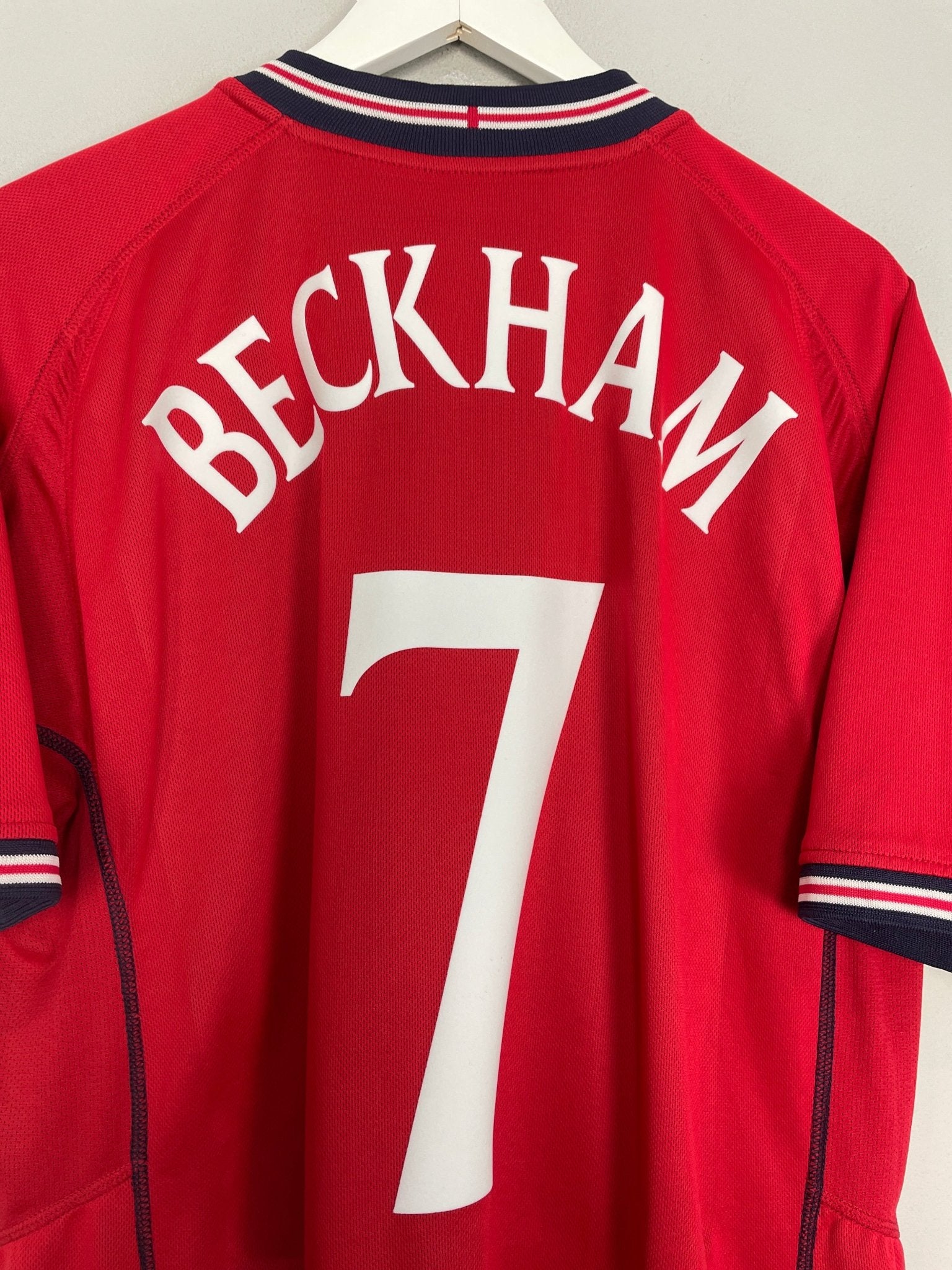 Shop 2002/04 ENGLAND BECKHAM #7 AWAY SHIRT (L) UMBRO, classic football shirts, vintage football shirts & retro soccer jerseys at Cult Kits