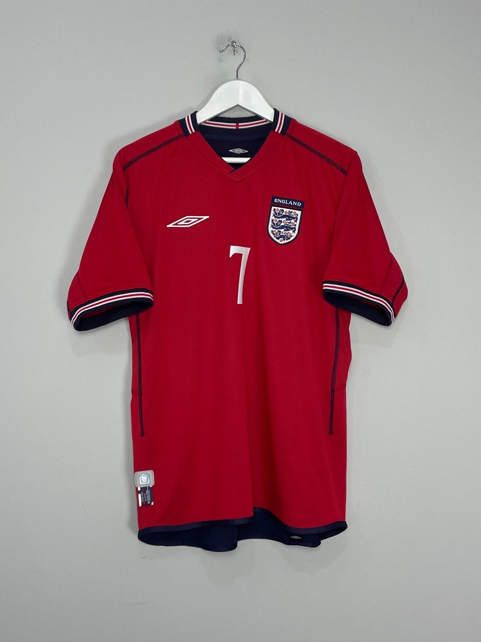 Shop 2002/04 ENGLAND BECKHAM #7 AWAY SHIRT (M) UMBRO, classic football shirts, vintage football shirts & retro soccer jerseys at Cult Kits