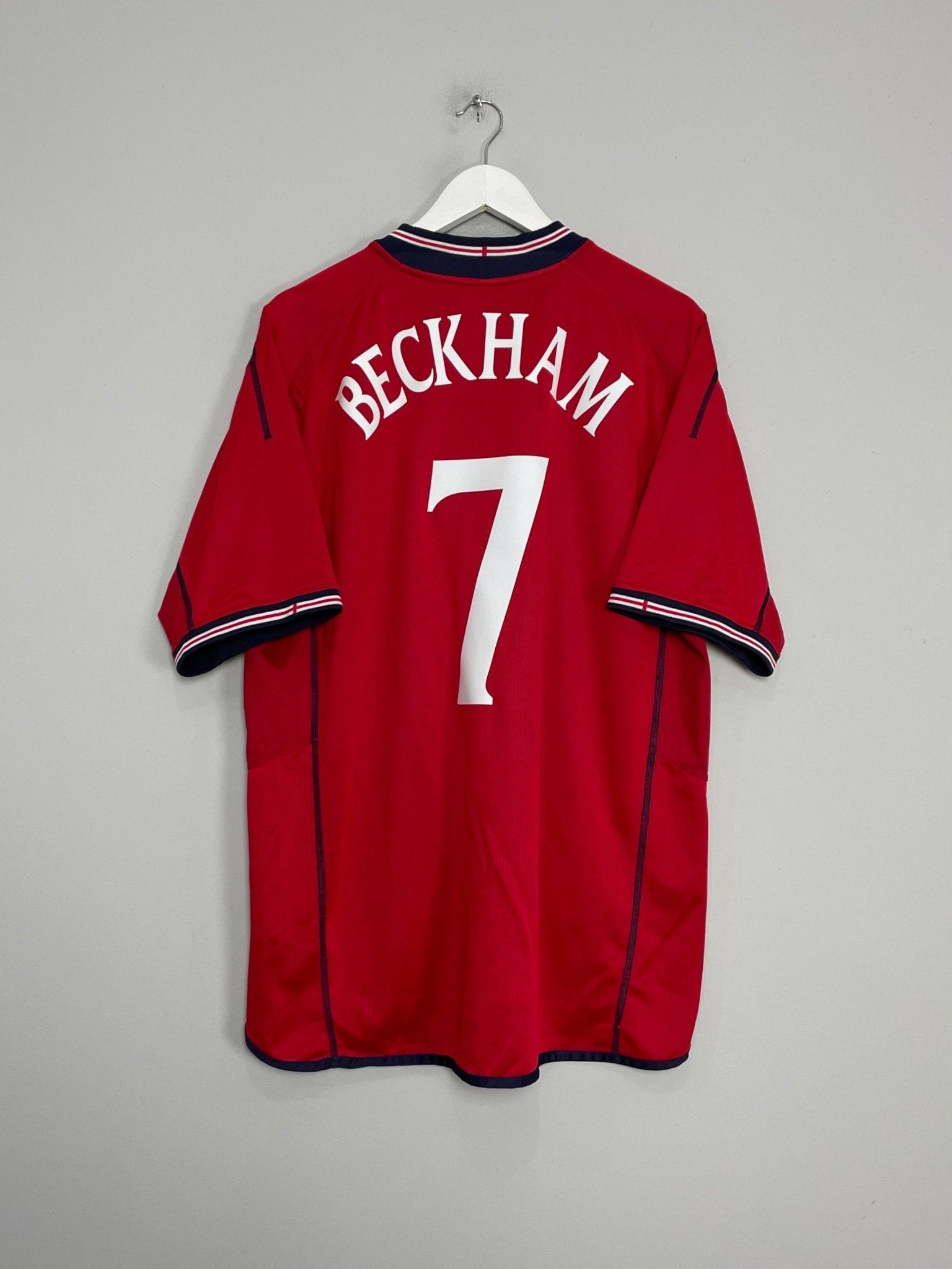 Shop 2002/04 ENGLAND BECKHAM #7 AWAY SHIRT (XL) UMBRO, classic football shirts, vintage football shirts & retro soccer jerseys at Cult Kits
