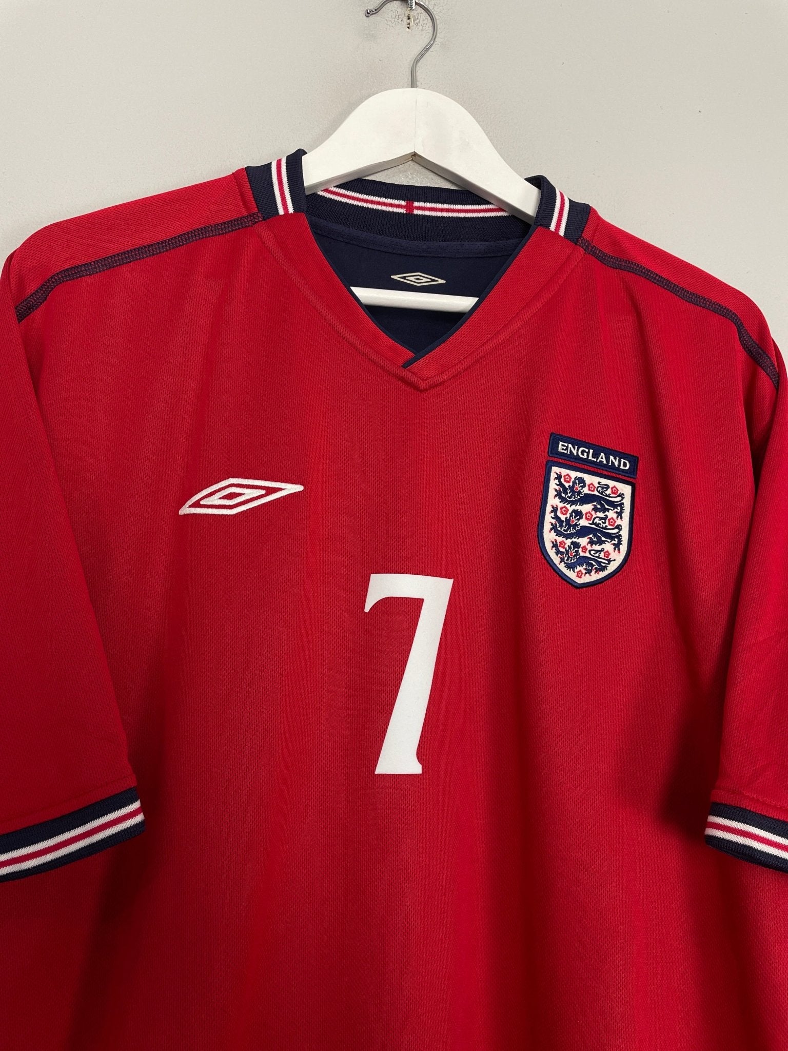 Shop 2002/04 ENGLAND BECKHAM #7 AWAY SHIRT (XL) UMBRO, classic football shirts, vintage football shirts & retro soccer jerseys at Cult Kits