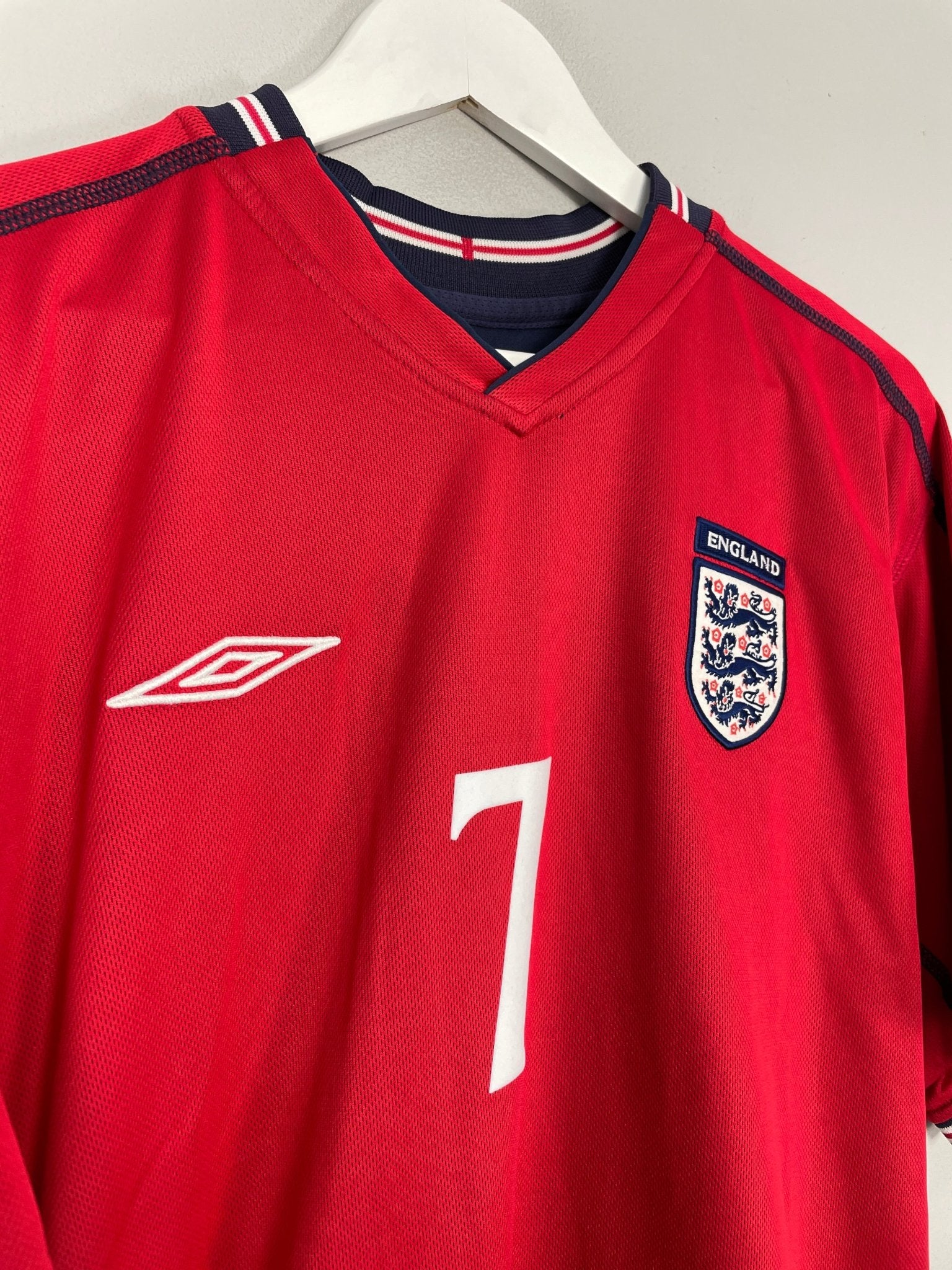 Shop 2002/04 ENGLAND BECKHAM #7 AWAY SHIRT (XL) UMBRO, classic football shirts, vintage football shirts & retro soccer jerseys at Cult Kits