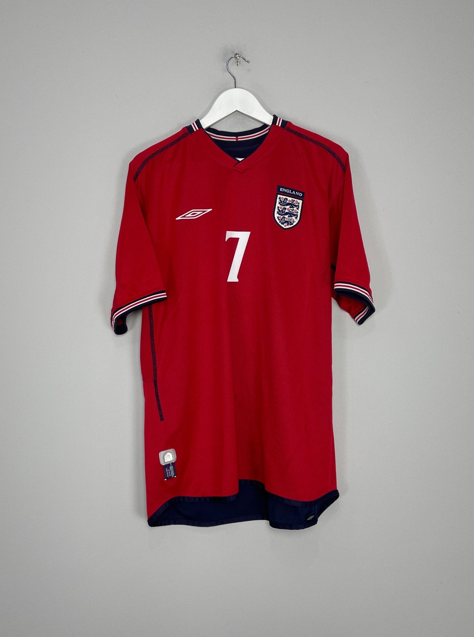 Shop 2002/04 ENGLAND BECKHAM #7 AWAY SHIRT (XL) UMBRO, classic football shirts, vintage football shirts & retro soccer jerseys at Cult Kits