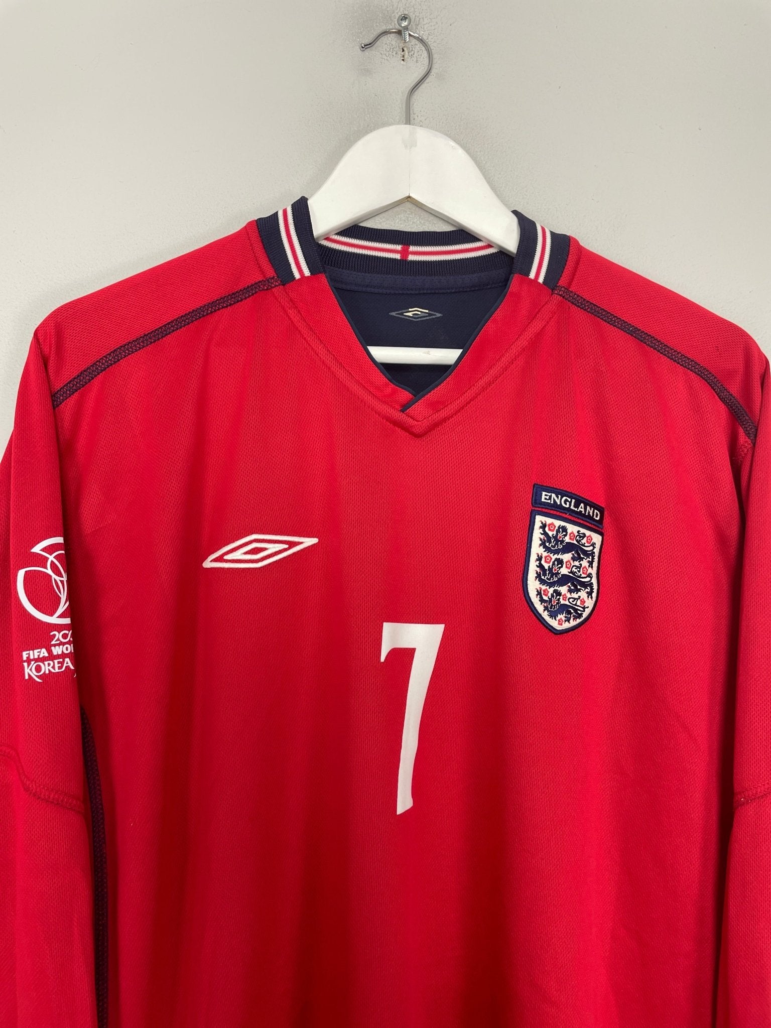 Shop 2002/04 ENGLAND BECKHAM #7 L/S AWAY SHIRT (M) UMBRO, classic football shirts, vintage football shirts & retro soccer jerseys at Cult Kits