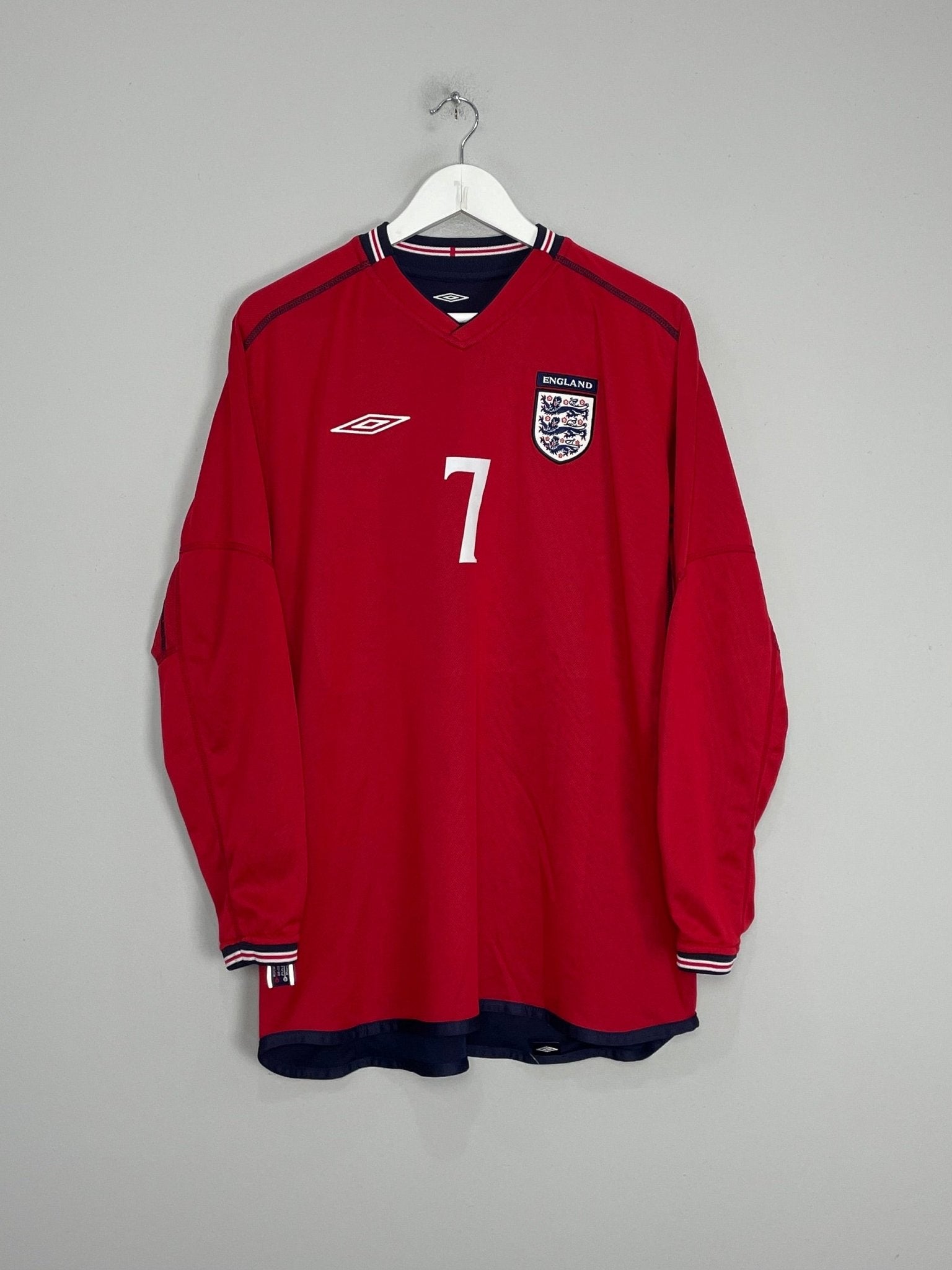 Shop 2002/04 ENGLAND BECKHAM #7 L/S AWAY SHIRT (M) UMBRO, classic football shirts, vintage football shirts & retro soccer jerseys at Cult Kits