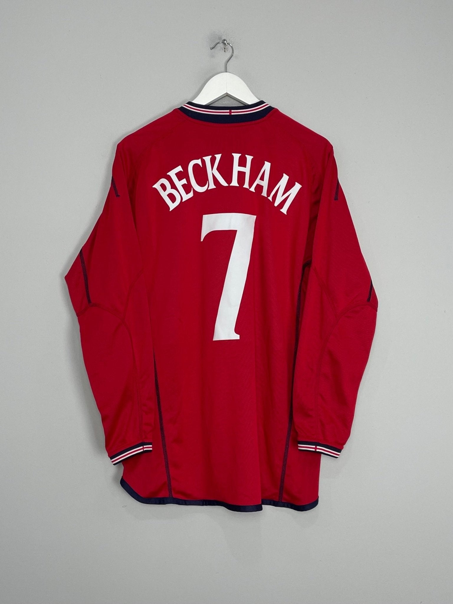 Shop 2002/04 ENGLAND BECKHAM #7 L/S AWAY SHIRT (M) UMBRO, classic football shirts, vintage football shirts & retro soccer jerseys at Cult Kits