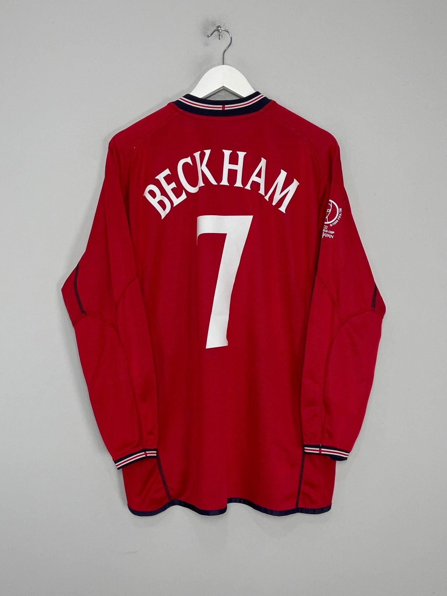 Shop 2002/04 ENGLAND BECKHAM #7 L/S AWAY SHIRT (M) UMBRO, classic football shirts, vintage football shirts & retro soccer jerseys at Cult Kits