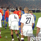 Buy 2002/04 FC BASEL ERGIC 22 *MATCH WORN VS MANCHESTER UNITED* C/L L/S HOME SHIRT (XL) NIKE ~ Free worldwide shipping available ~ Authentic Vintage Football Shirts from Cult Kits