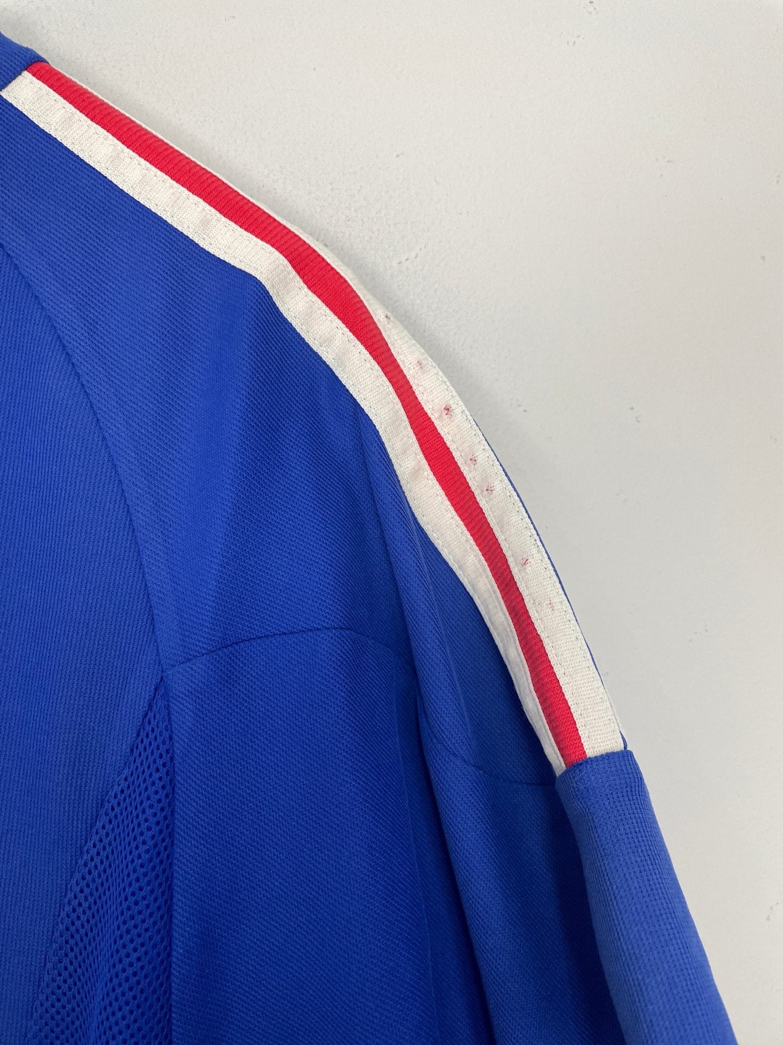 Shop 2002/04 FRANCE ZIDANE #10 HOME SHIRT (M) ADIDAS, classic football shirts, vintage football shirts & retro soccer jerseys at Cult Kits