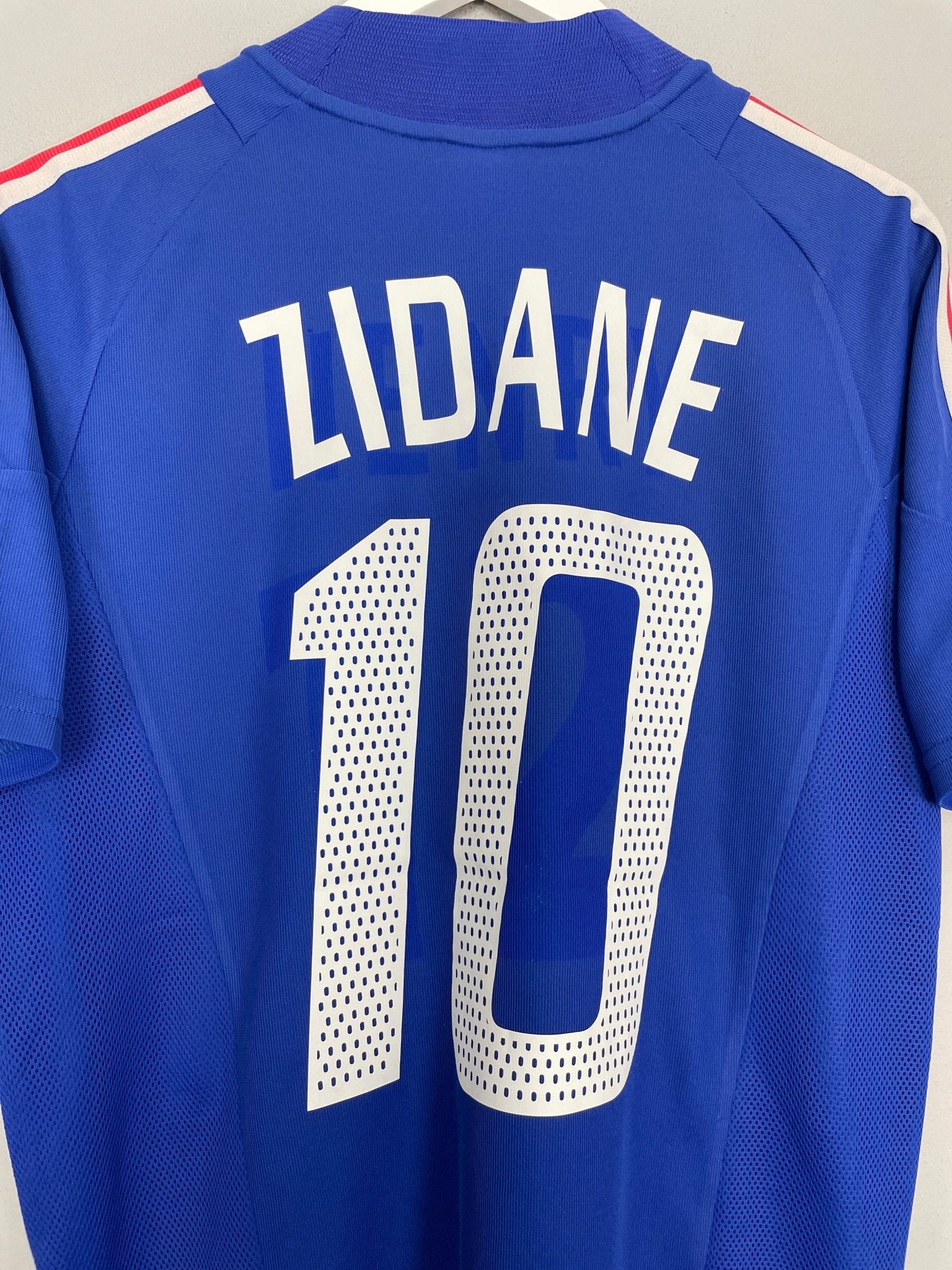 Shop 2002/04 FRANCE ZIDANE #10 HOME SHIRT (S) ADIDAS, classic football shirts, vintage football shirts & retro soccer jerseys at Cult Kits