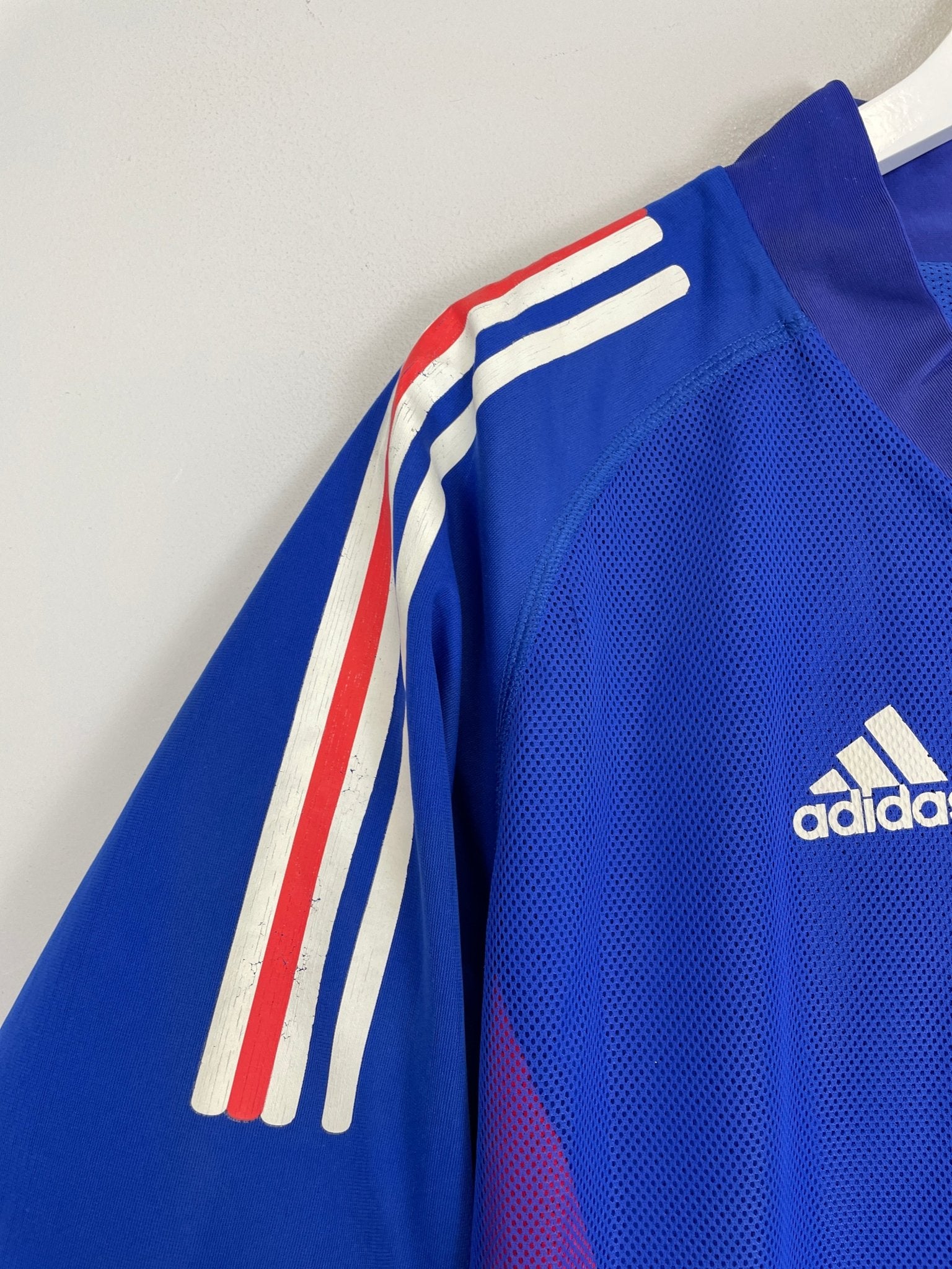 Shop 2002/04 FRANCE ZIDANE #10 *PLAYER ISSUE* HOME SHIRT (XL) ADIDAS, classic football shirts, vintage football shirts & retro soccer jerseys at Cult Kits