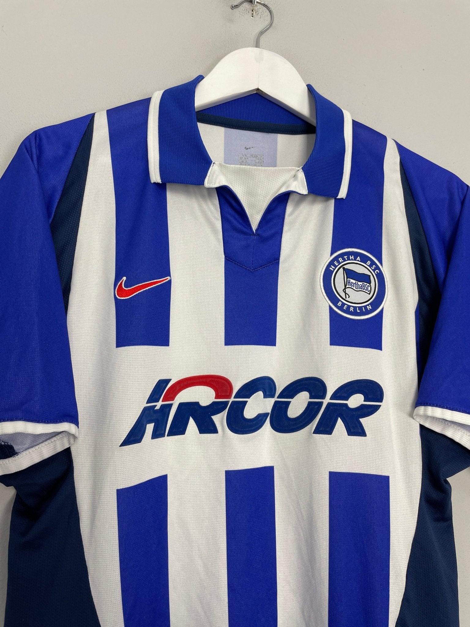 Shop 2002/04 HERTHA BERLIN HOME SHIRT (M) NIKE, classic football shirts, vintage football shirts & retro soccer jerseys at Cult Kits