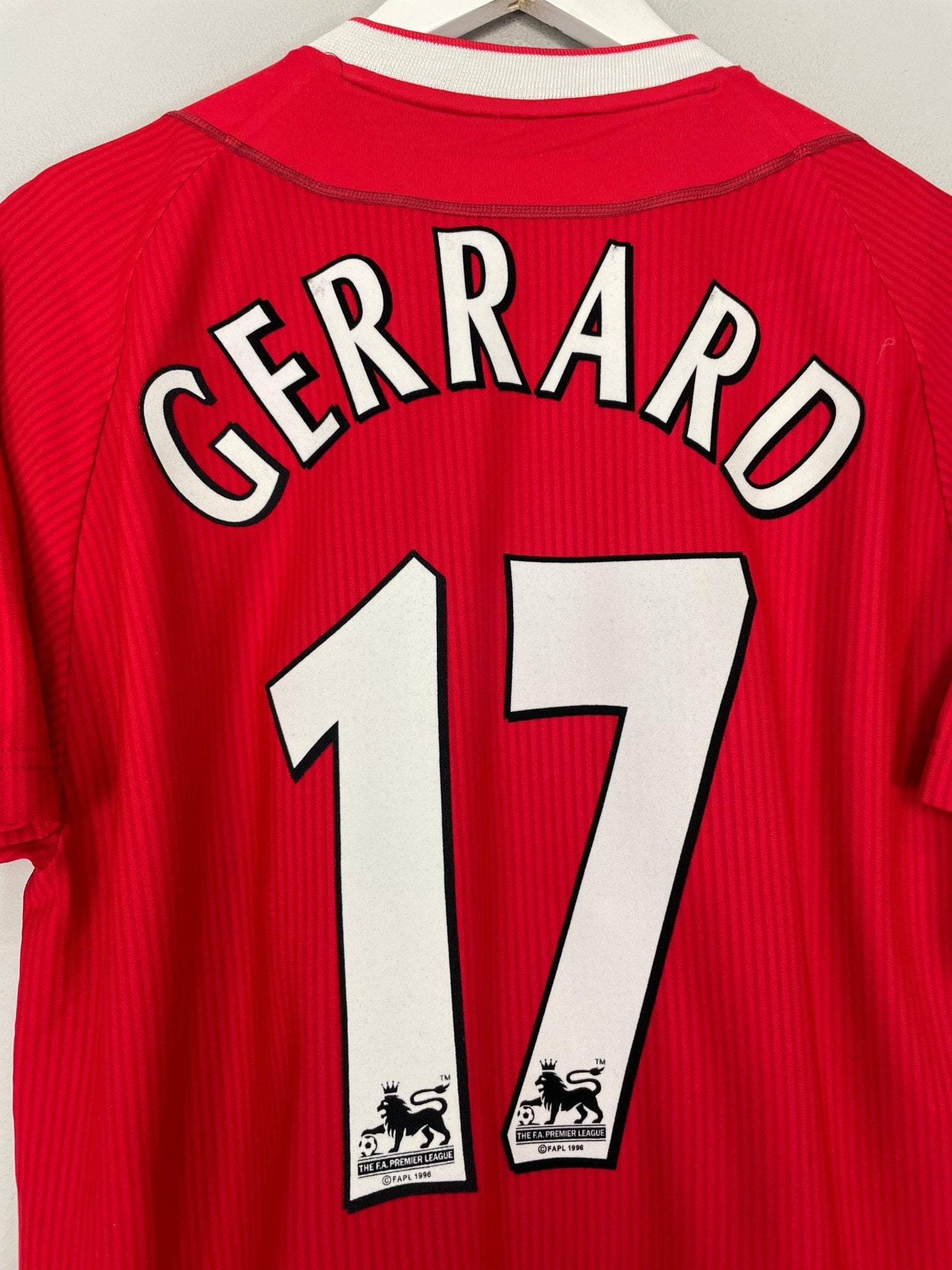 Shop 2002/04 LIVERPOOL GERRARD #17 HOME SHIRT (M) REEBOK, classic football shirts, vintage football shirts & retro soccer jerseys at Cult Kits