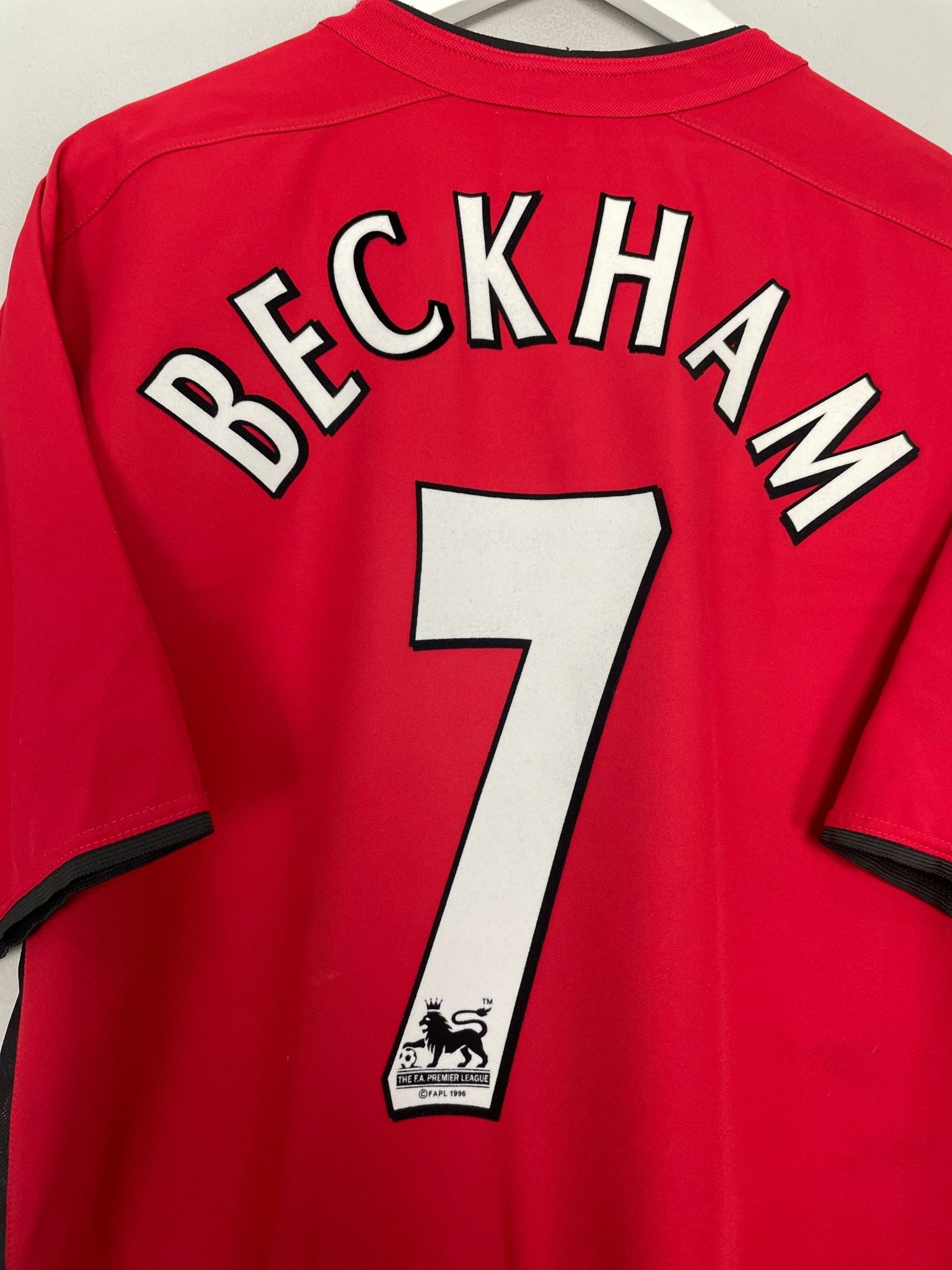 Shop 2002/04 MANCHESTER UNITED BECKHAM #7 HOME SHIRT (L) NIKE, classic football shirts, vintage football shirts & retro soccer jerseys at Cult Kits